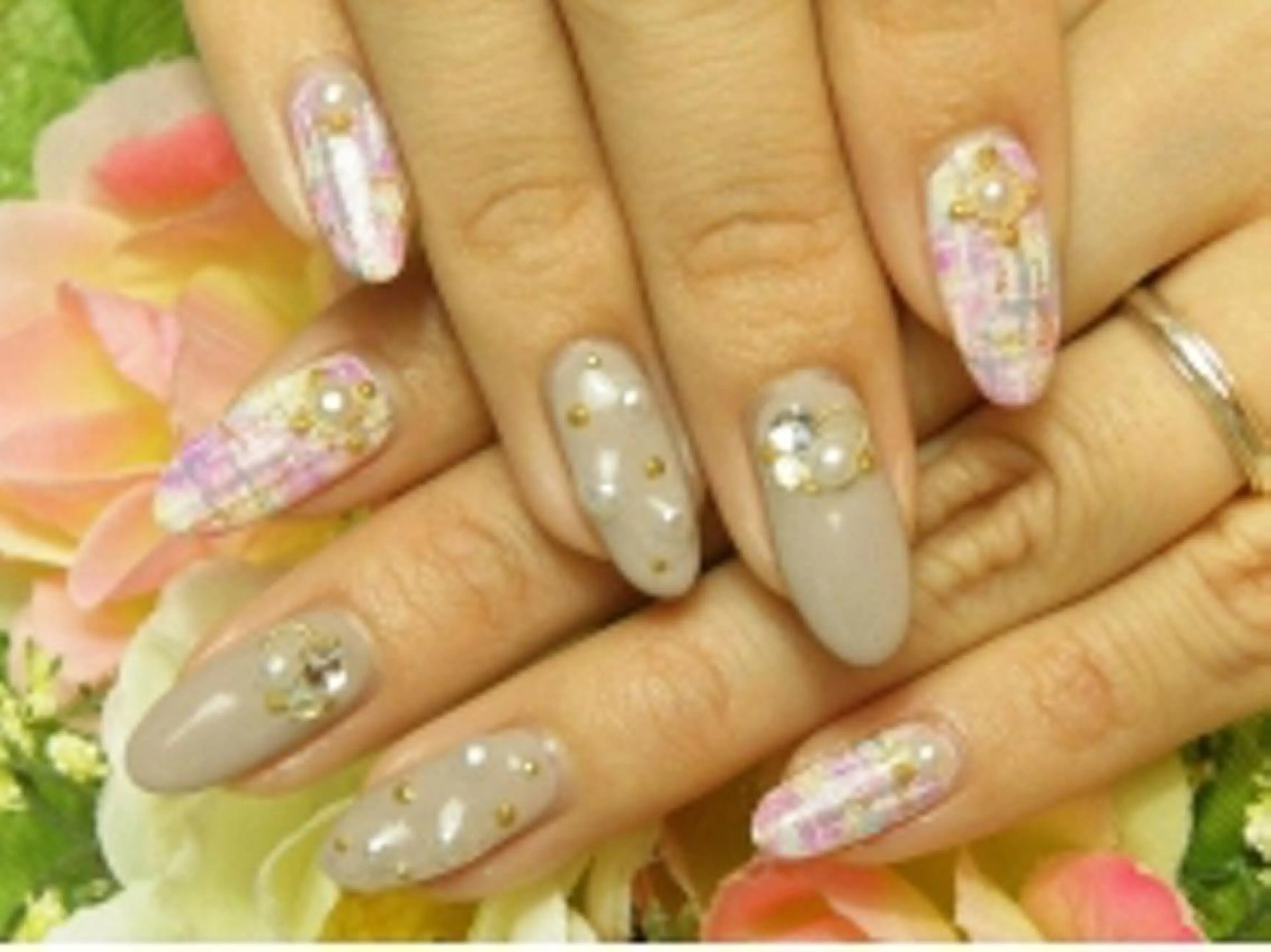 ネイル Nest 三田のマツエク・マツパデザイン