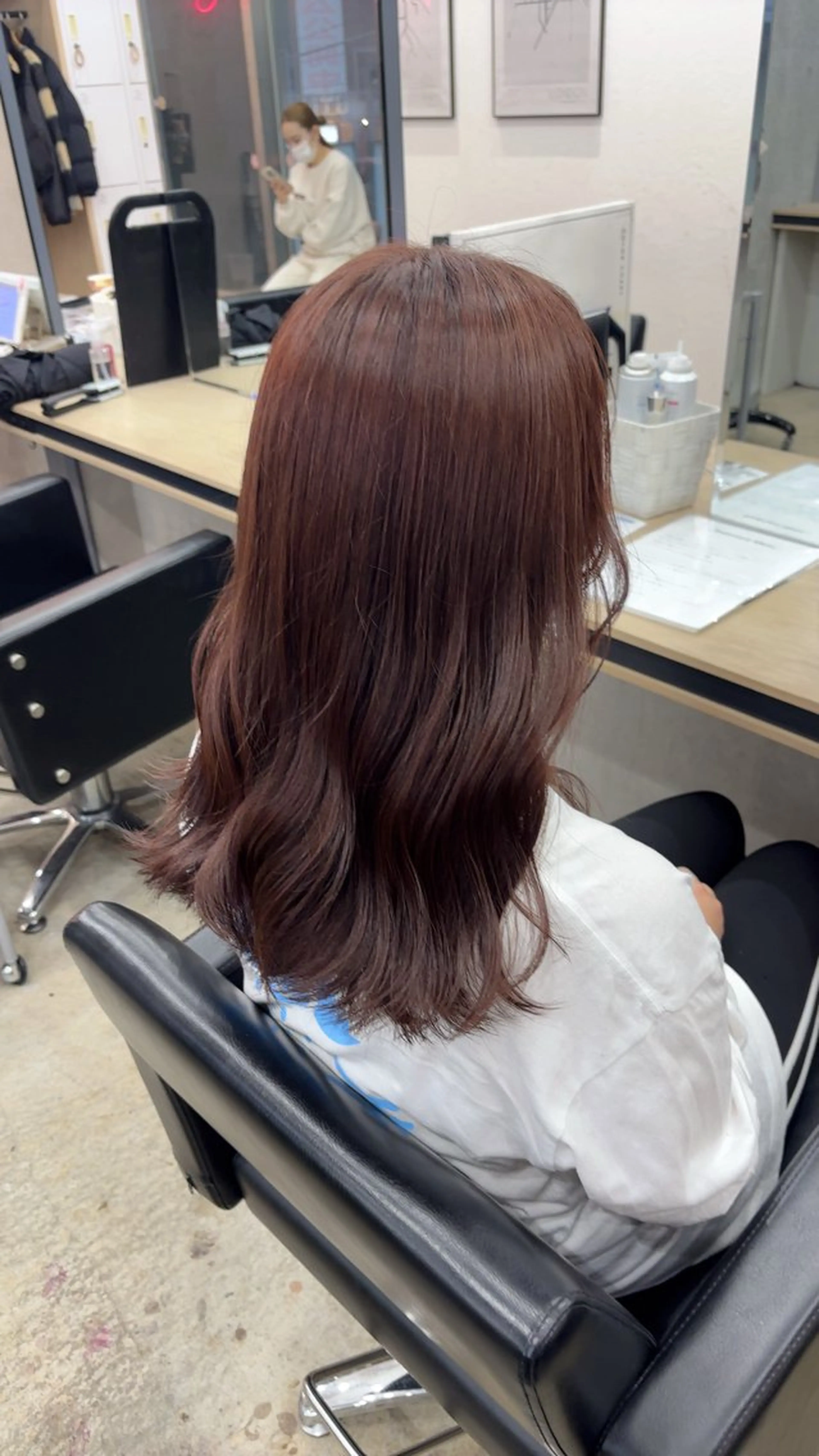 セミロング カラー カット ヘアカラー トリートメント 🪽髪質改善矯正 🤍MIU🤍のヘアスタイル