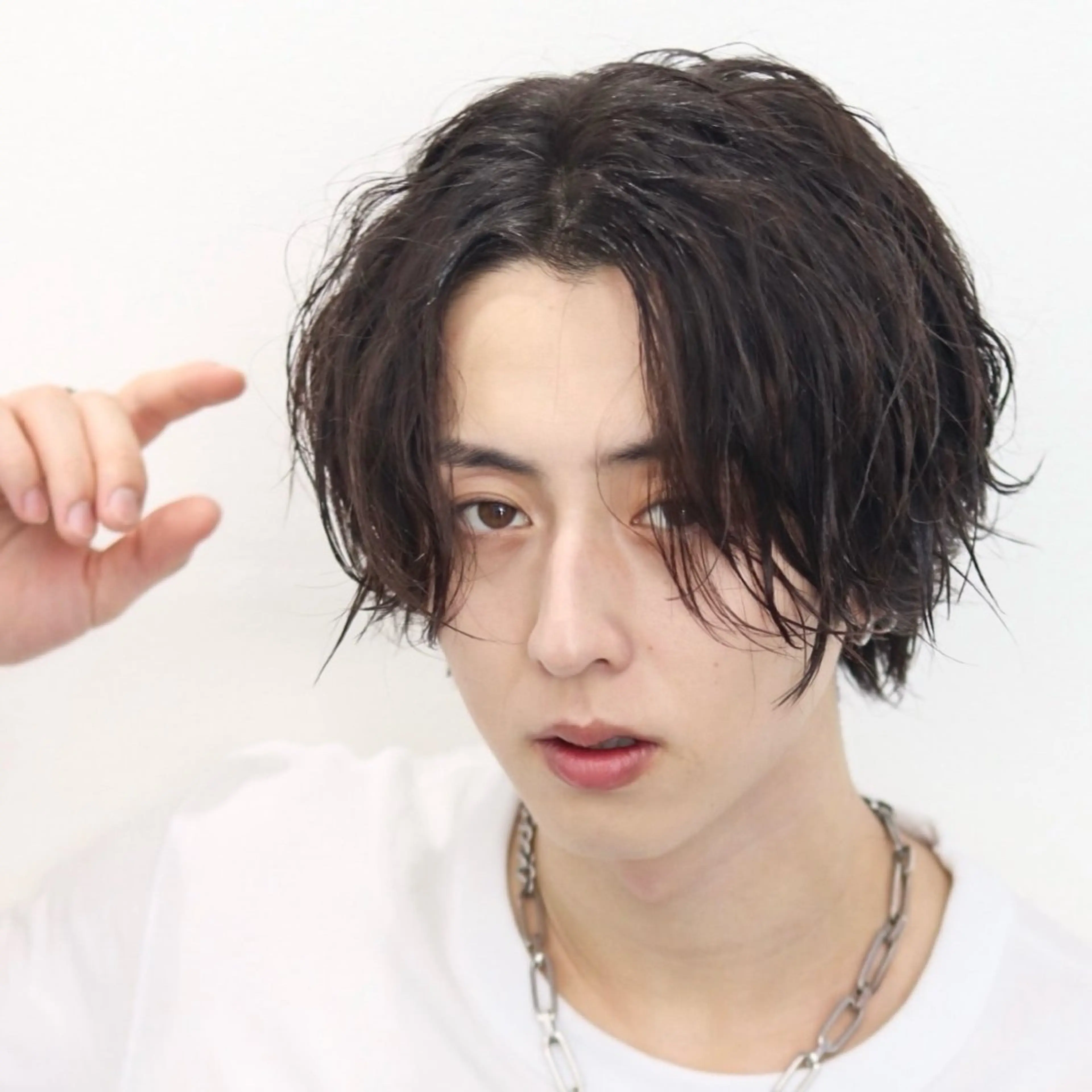 ミディアム カラー パーマ メンズ センターパート カット パーマ 🔥メンズ🔥かっこ いいが正義！代表柿崎のヘアスタイル