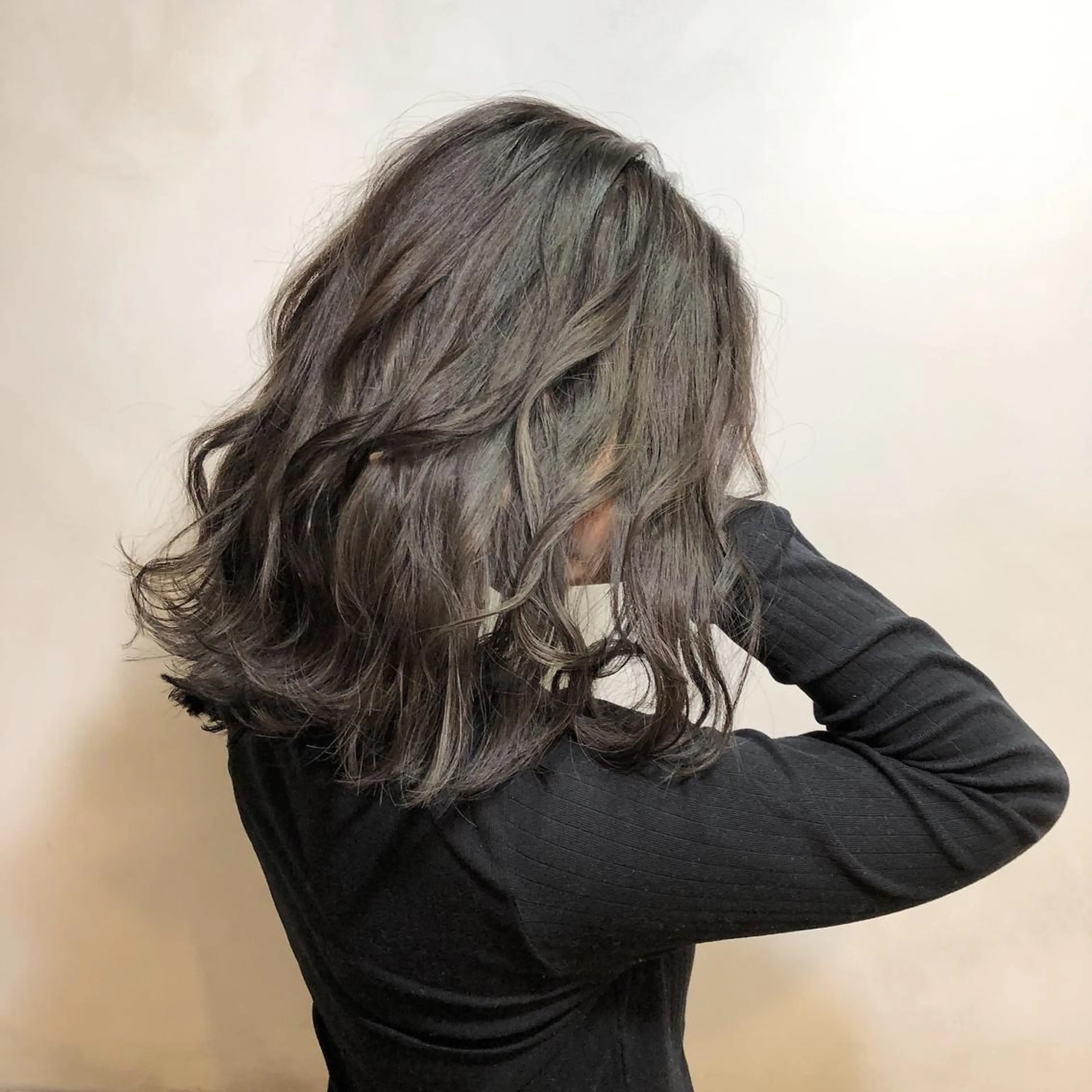 セミロング カラー ヘアアレンジ バレイヤージュ グレージュ ハイライトカラー ハイライト レイヤーカット カット ヘアカラー トリートメント AUBE HAIRazul吉祥寺所属・綺麗な髪質にしたい方 限定🌈清水　祥のヘアスタイル