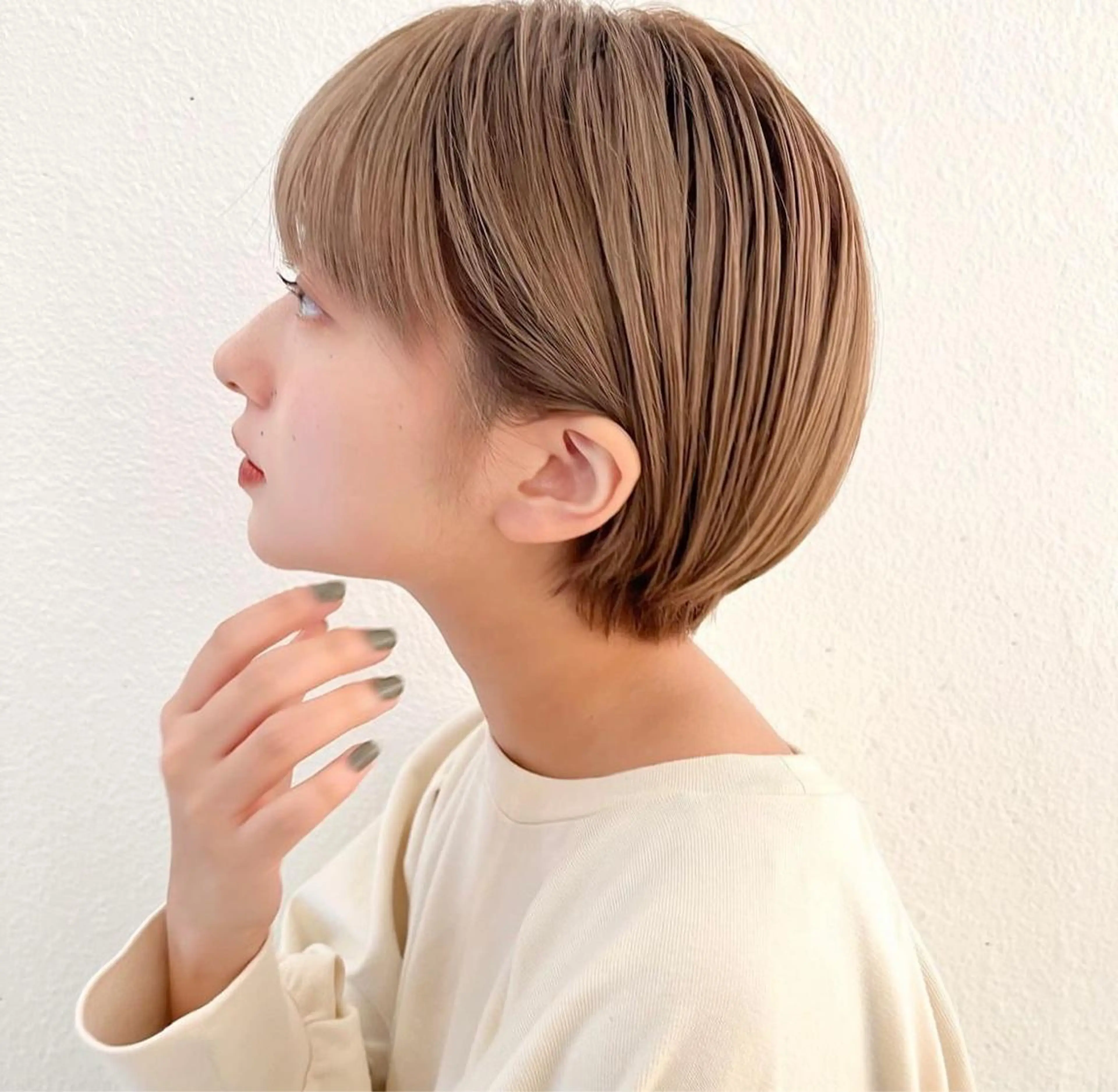 ショート ブリーチカラー🎀 韓国風/寺門美優のヘアスタイル