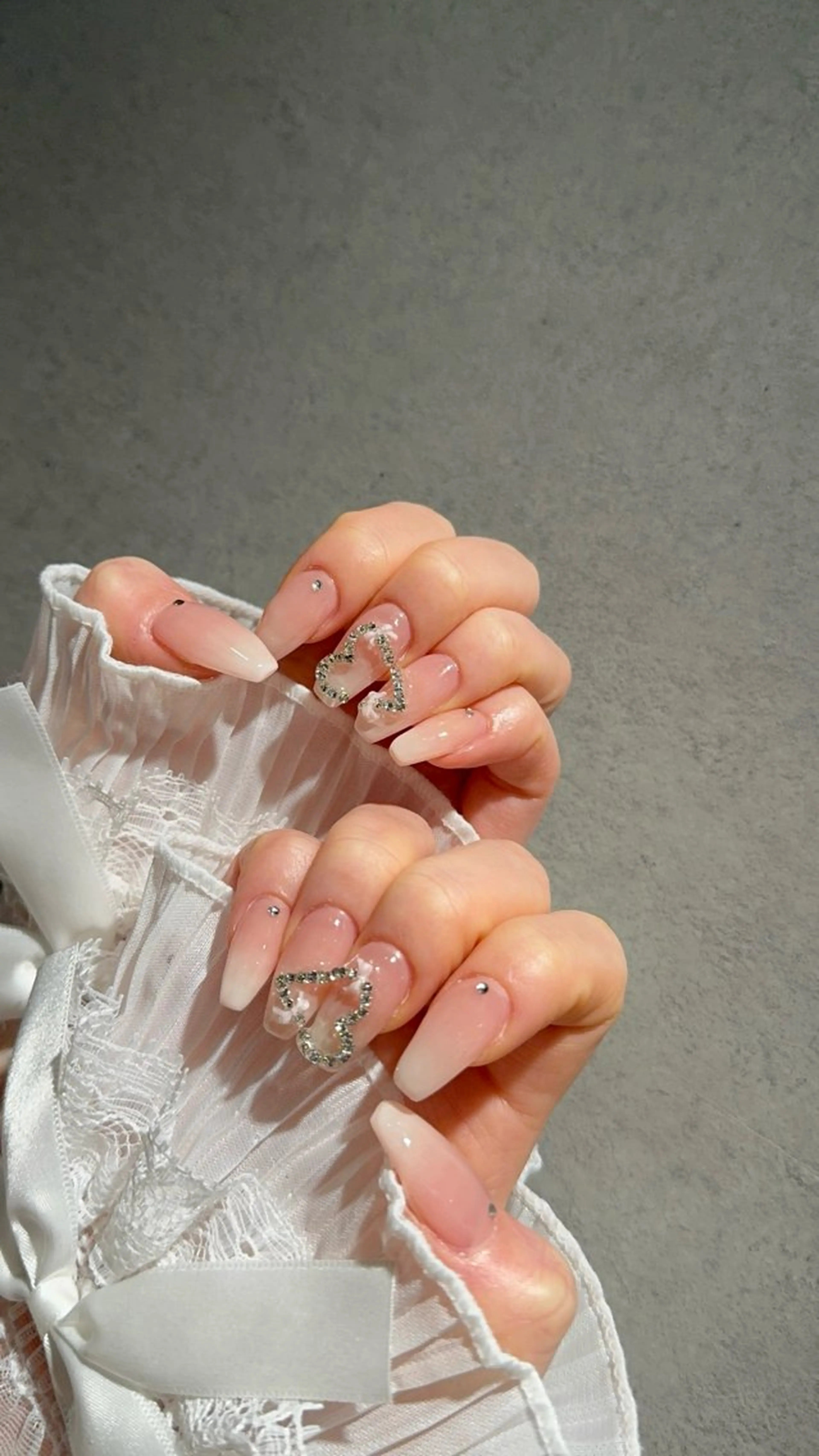 ネイル ハンドネイル I-nailロング /ワンホン/キラキラのネイルデザイン