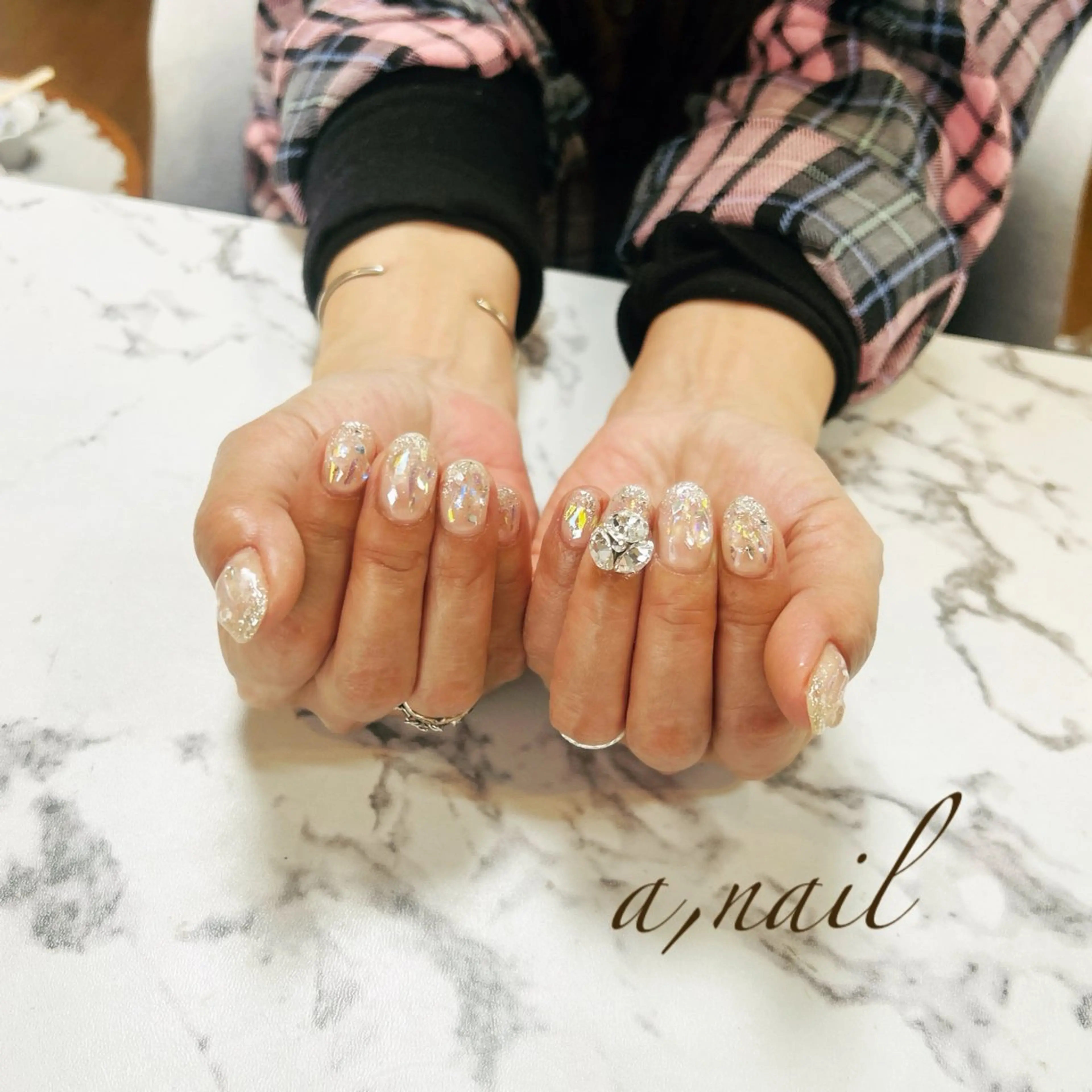 ネイル オーロラネイル ジェルネイル グラデーション キラキラネイル ラメ(グリッター) ハンドネイル ネイルサロン エーネイルのネイルデザイン