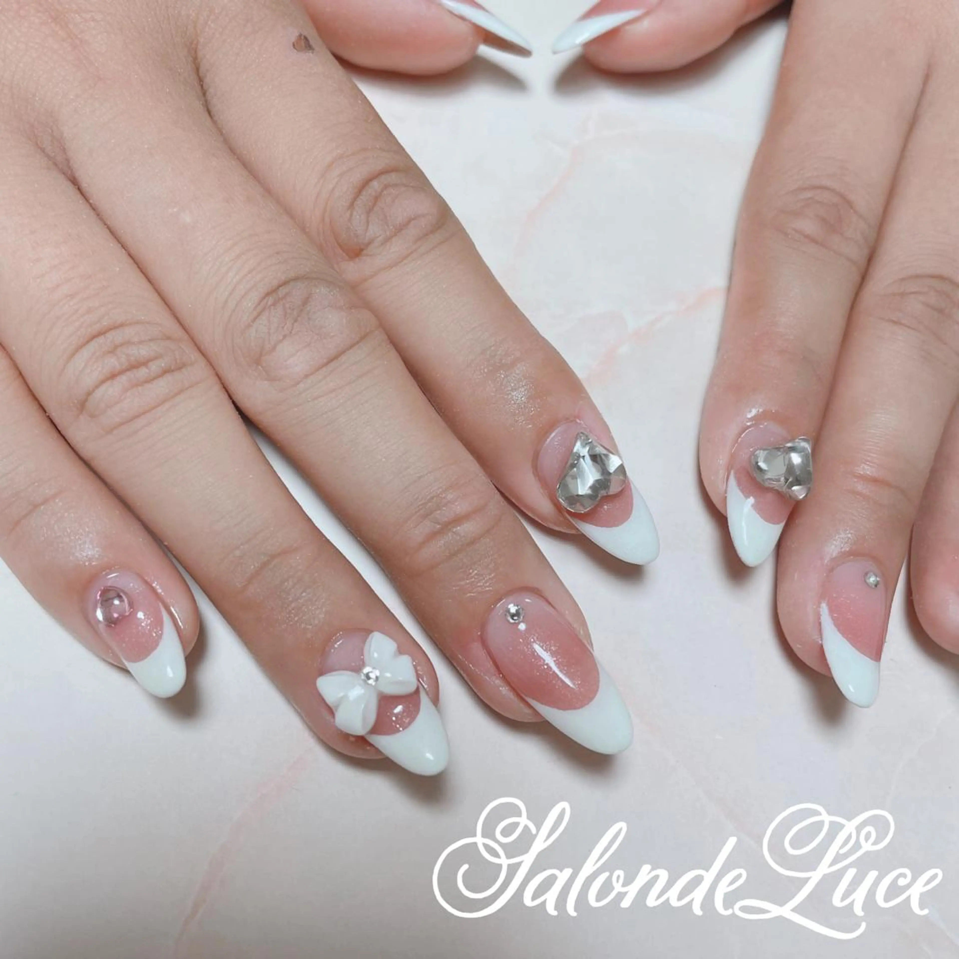 ネイル フレンチネイル グラデーション ハンドネイル Salon de Luceのネイルデザイン