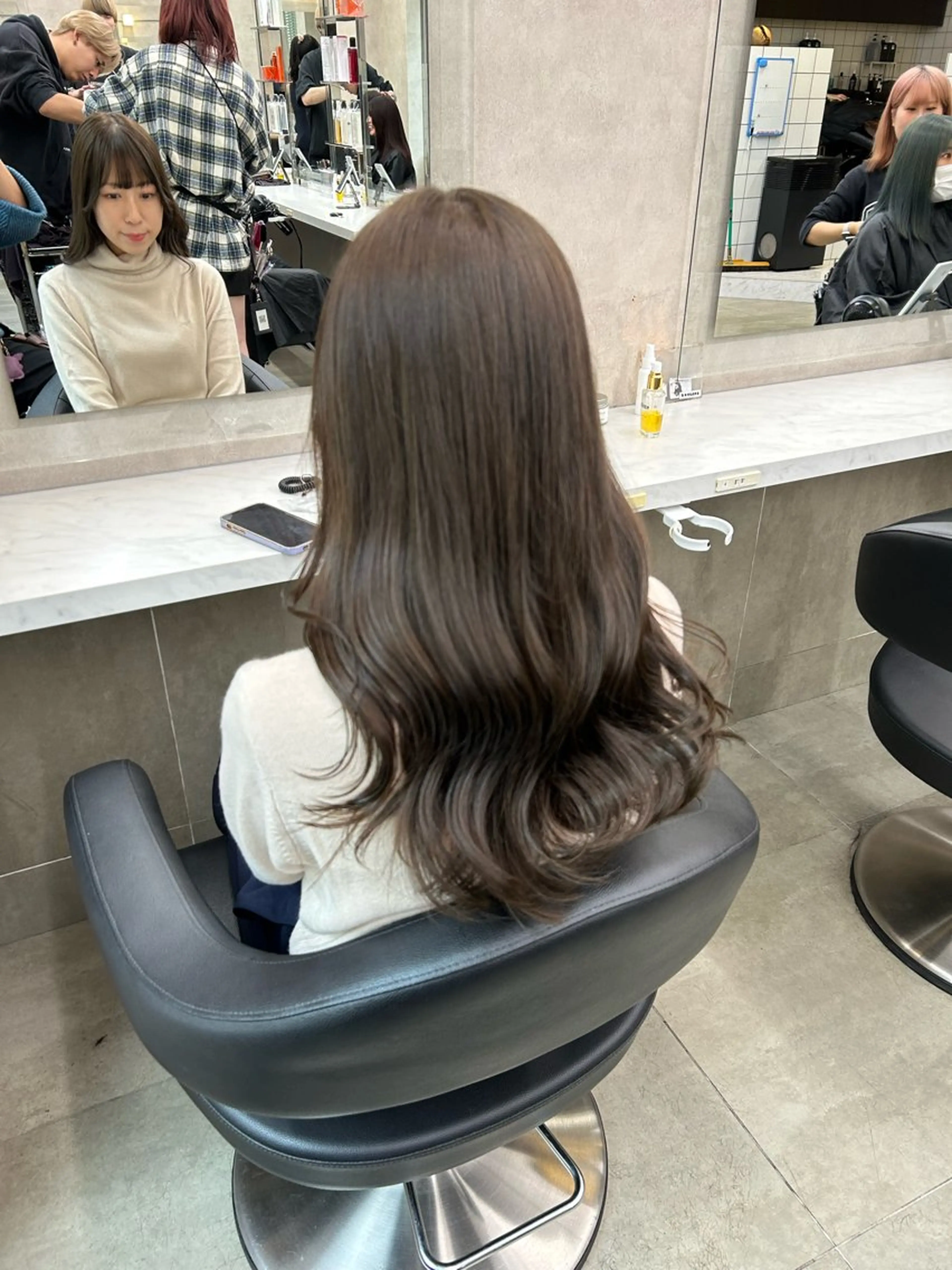 セミロング カラー パーマ ヘアアレンジ メンズ キッズ 🦋韓国レイヤー｜ 透明感グレージュ🦋のヘアスタイル