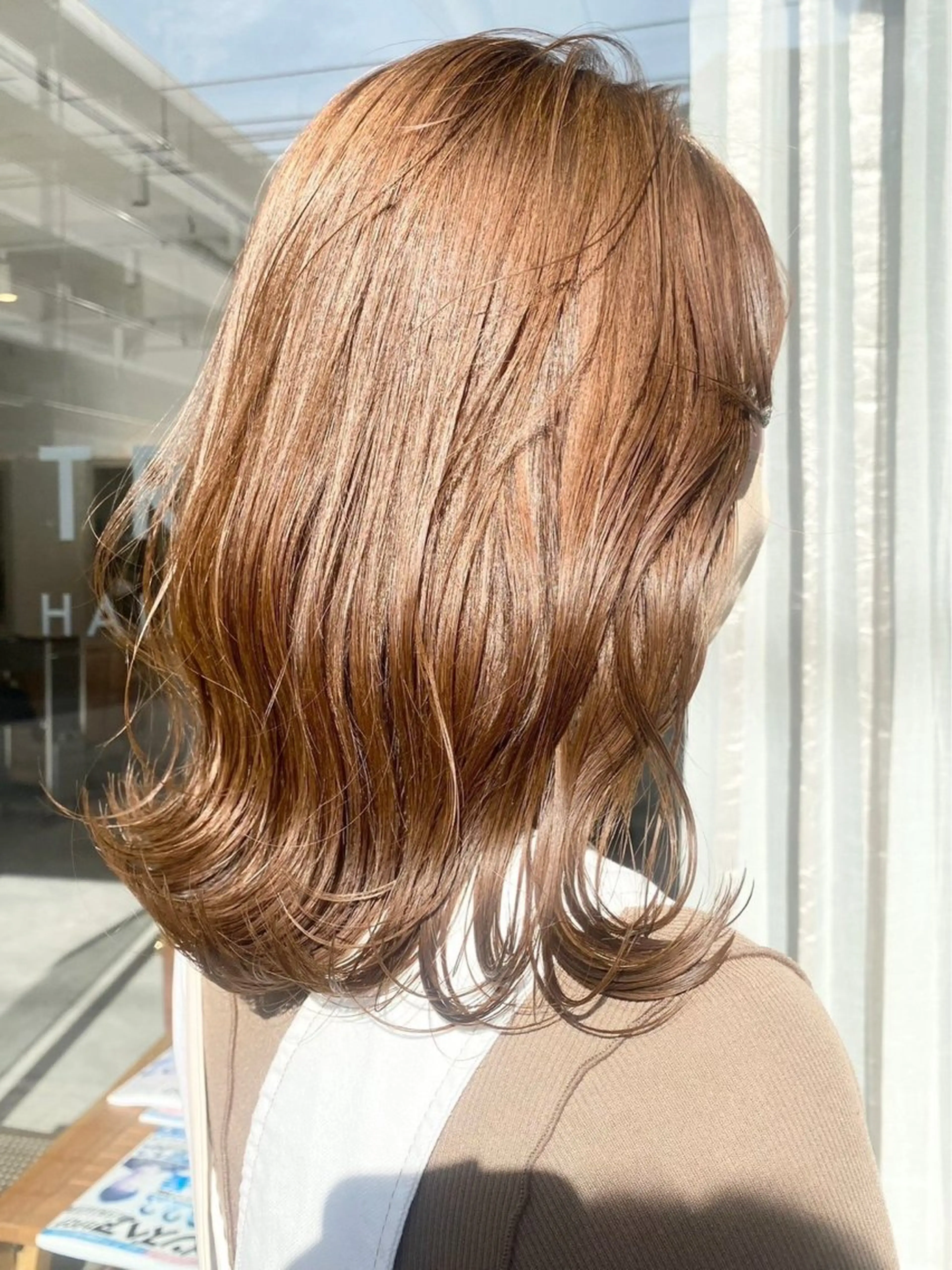 ミディアム カラー 俵 菜月のヘアスタイル