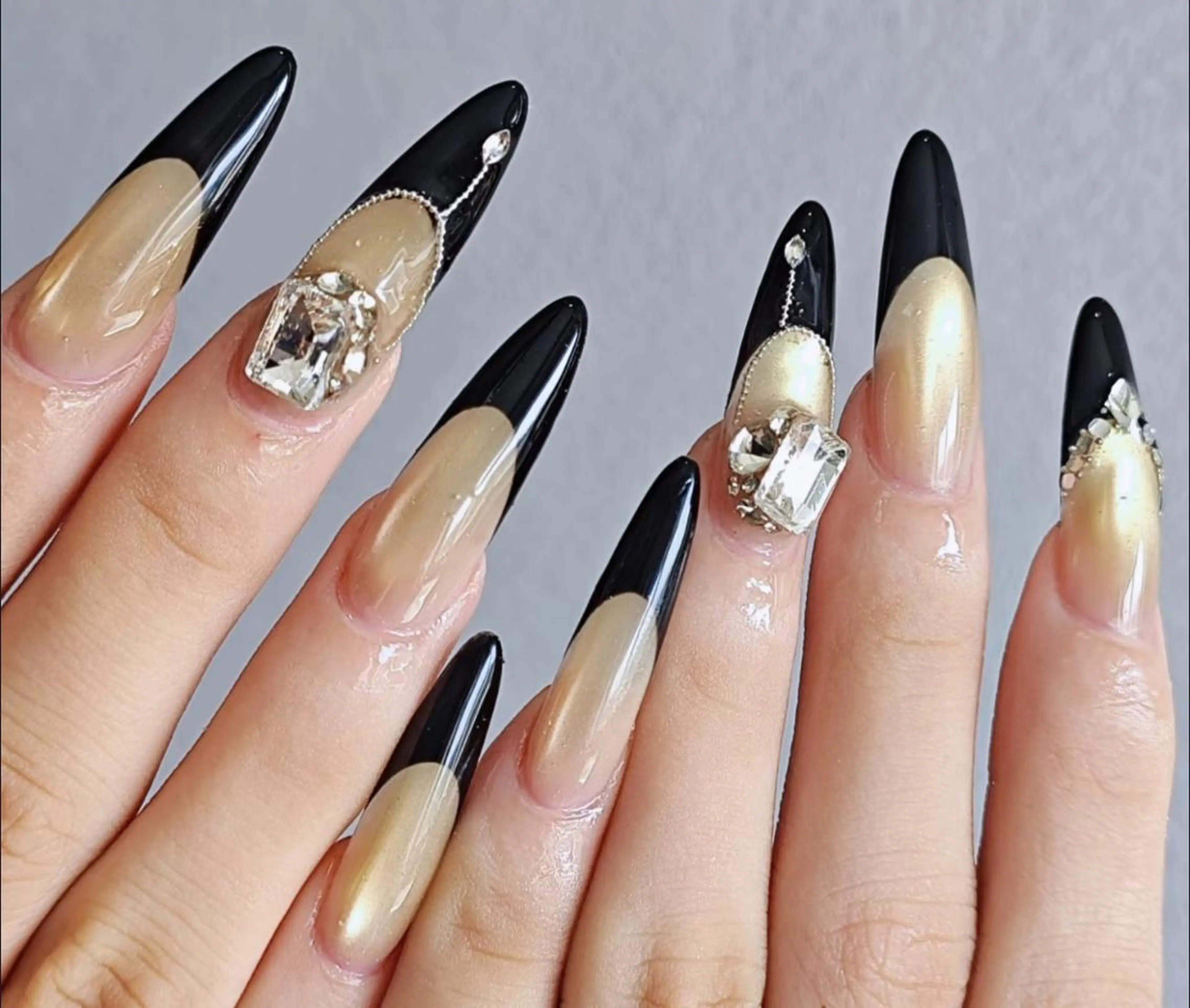 ネイル ハンドネイル 🎀 Ayaka_nailのネイルデザイン