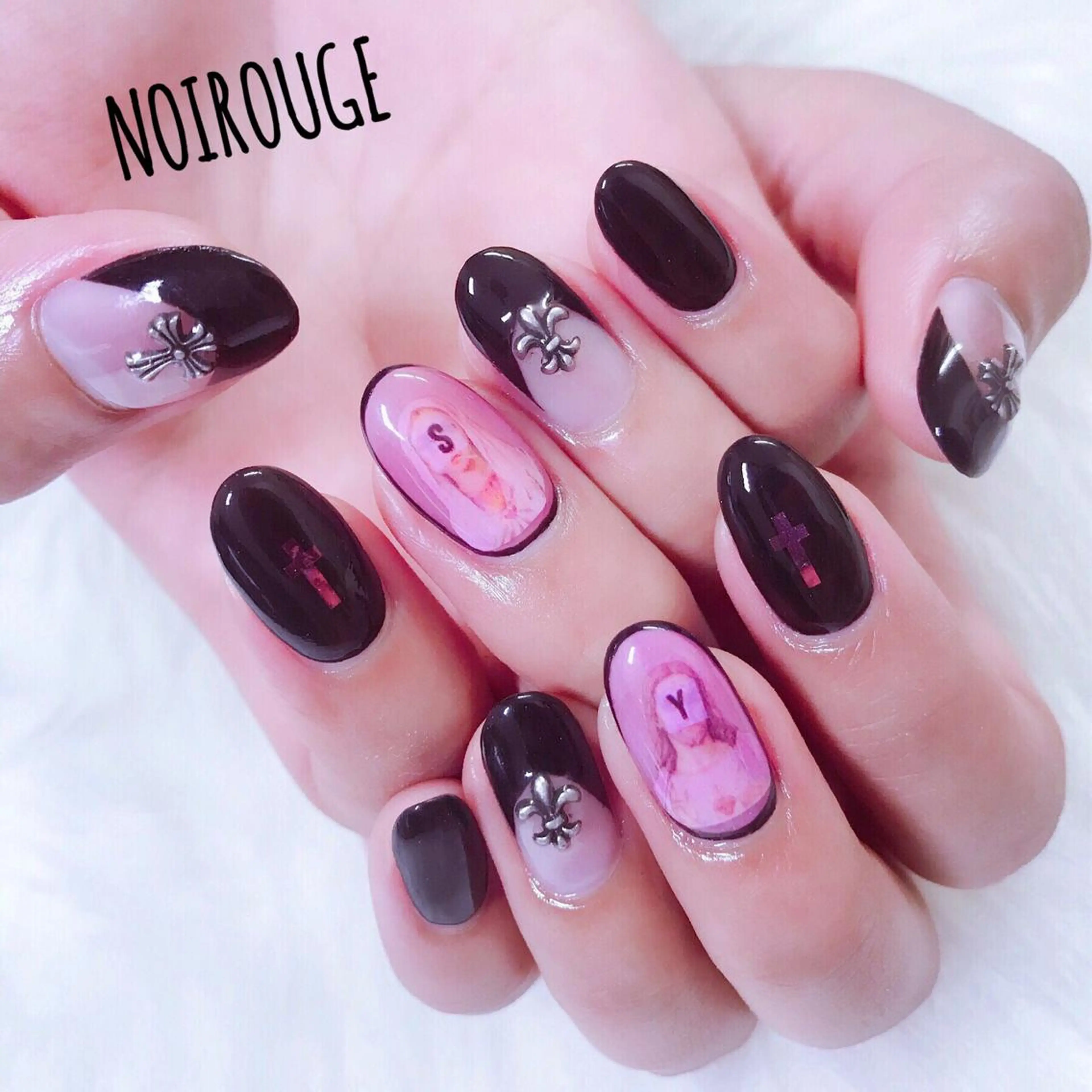 ネイル NOIROUGE所属・NOI ROUGEのネイルデザイン