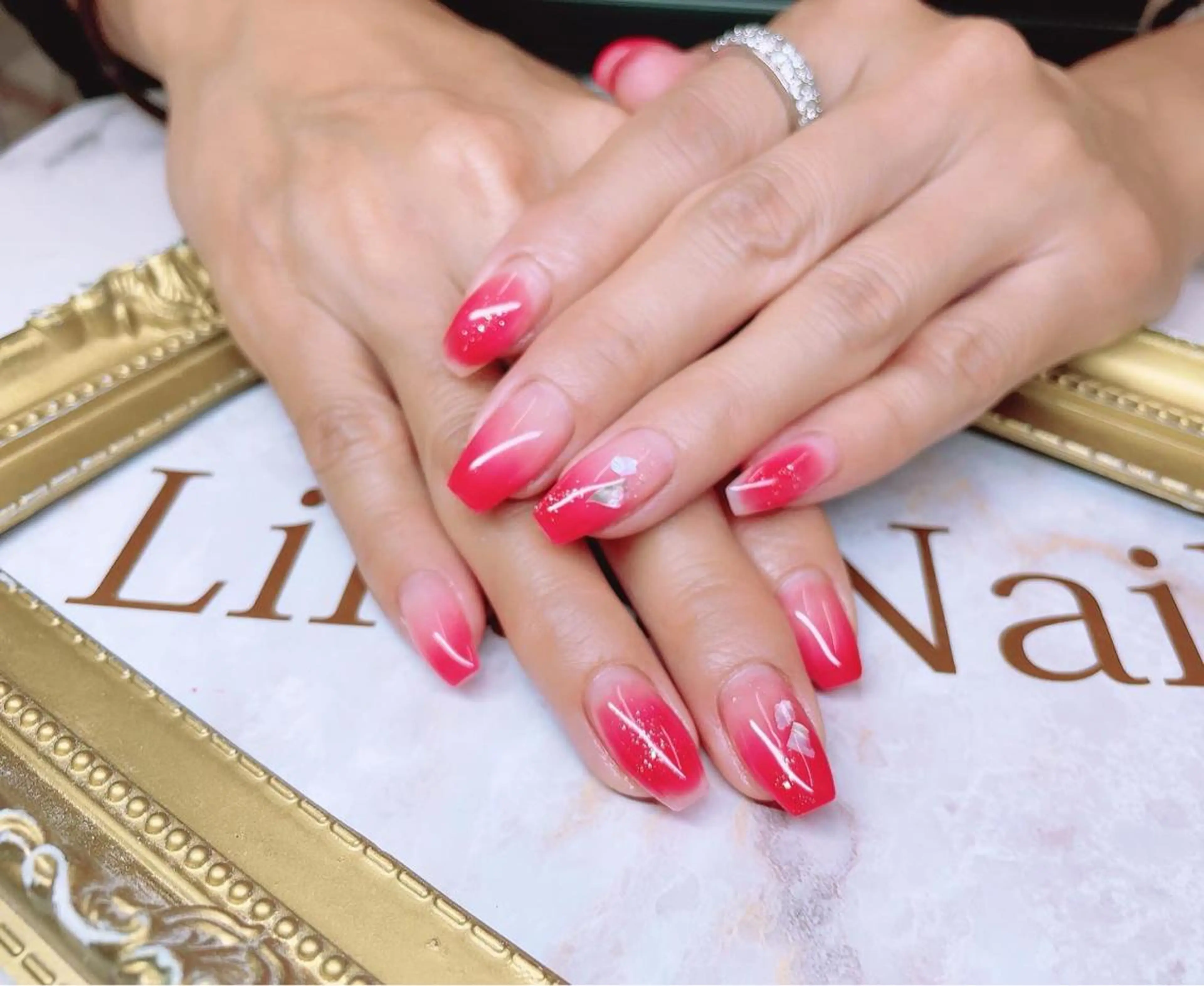 ネイル ボルドー フレンチネイル ジェルネイル ハードジェル キラキラネイル Lilas Nailのネイルデザイン