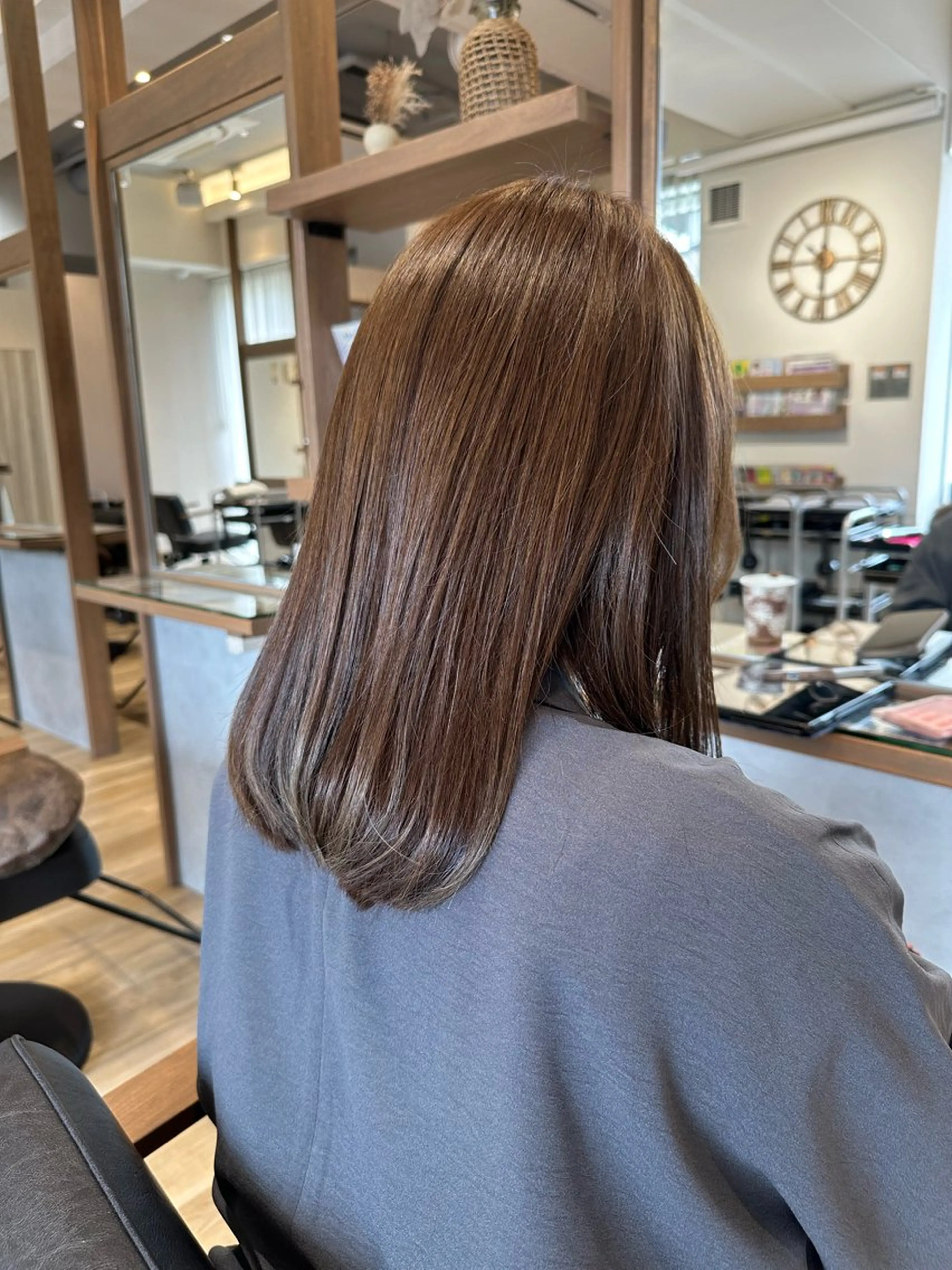 ミディアム カラー カット ヘアカラー 石原 麻菜のヘアスタイル