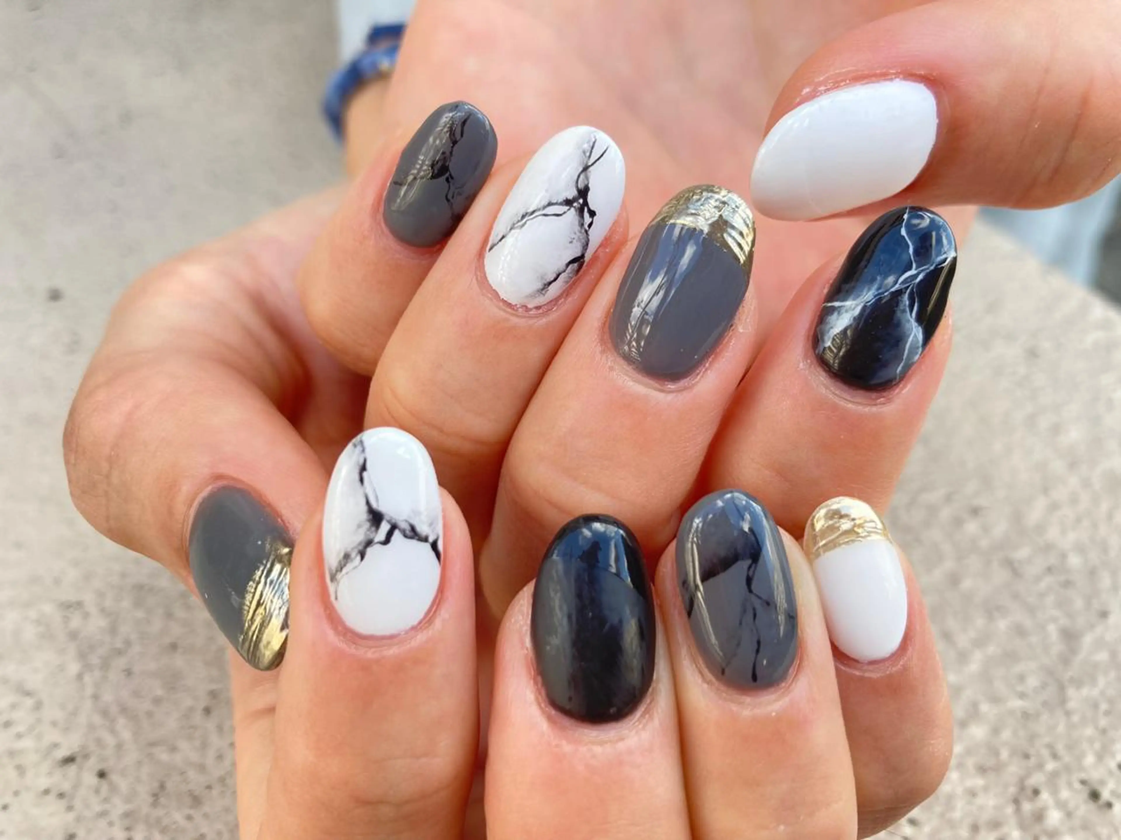 ミディアム ネイル ハンドネイル フットネイル ✴︎ Delightのネイルデザイン