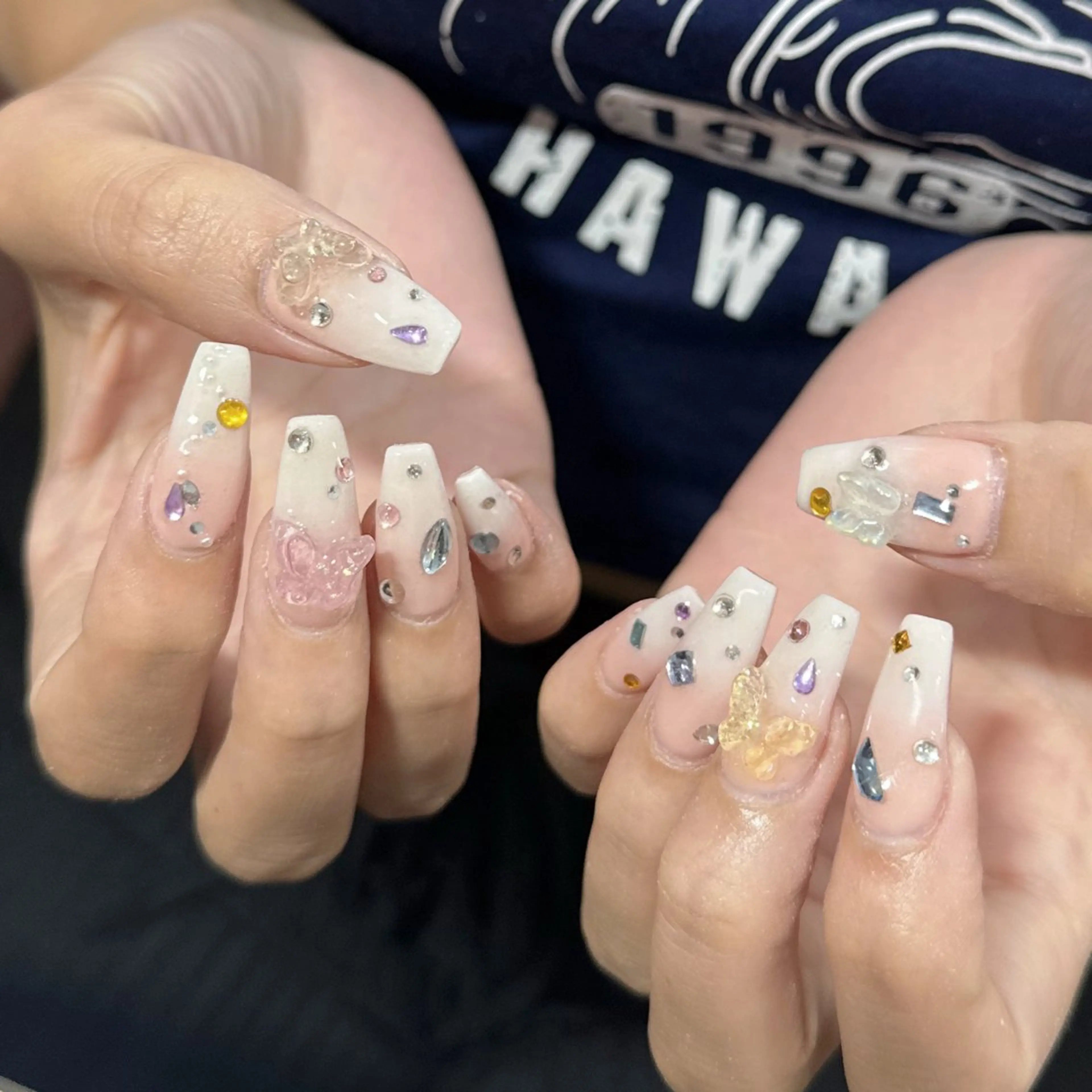 ネイル ハンドネイル フットネイル LAVISH nanamiのネイルデザイン