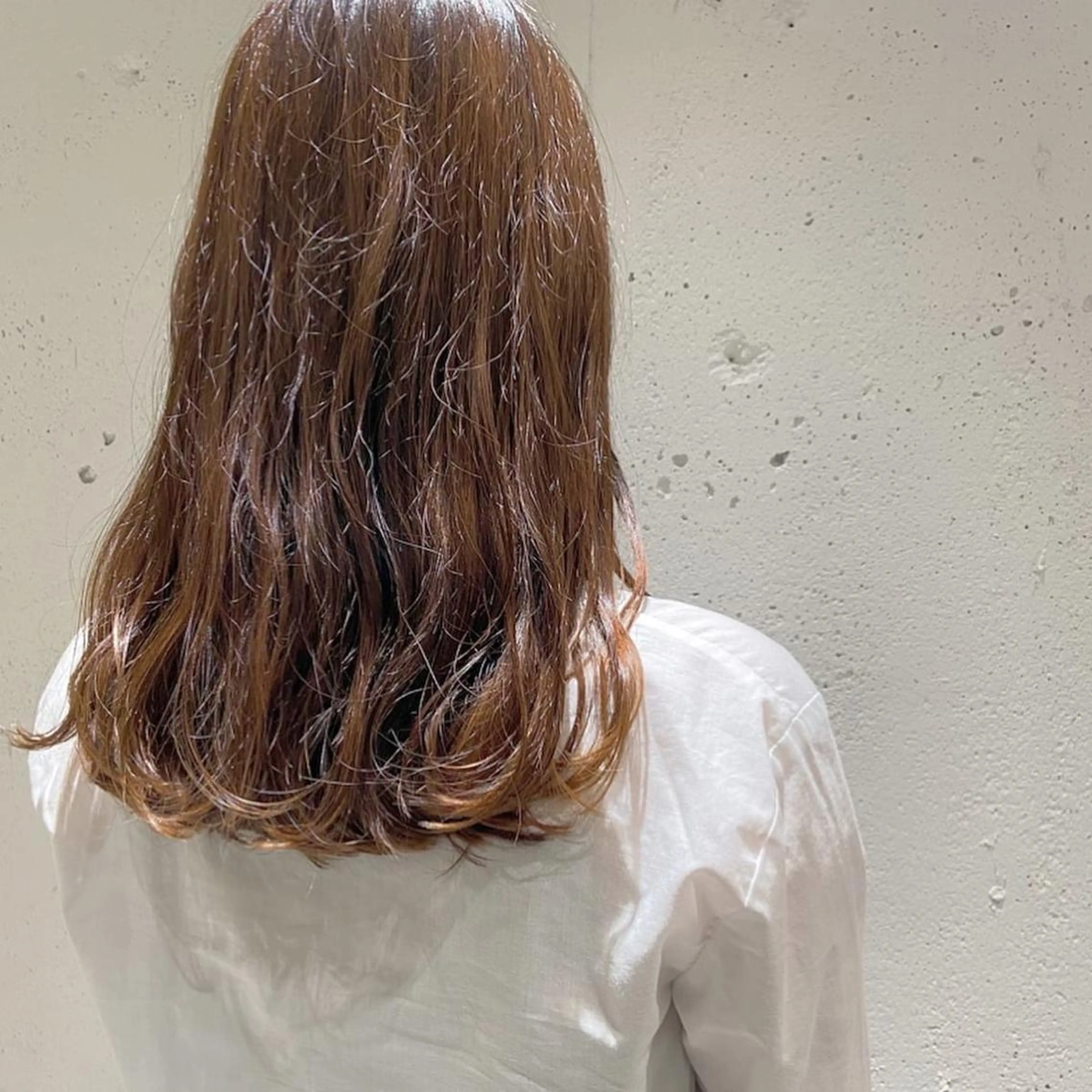 セミロング カジュアルを女っぽく 𝗮𝘆𝗮𝗰𝗼のヘアスタイル