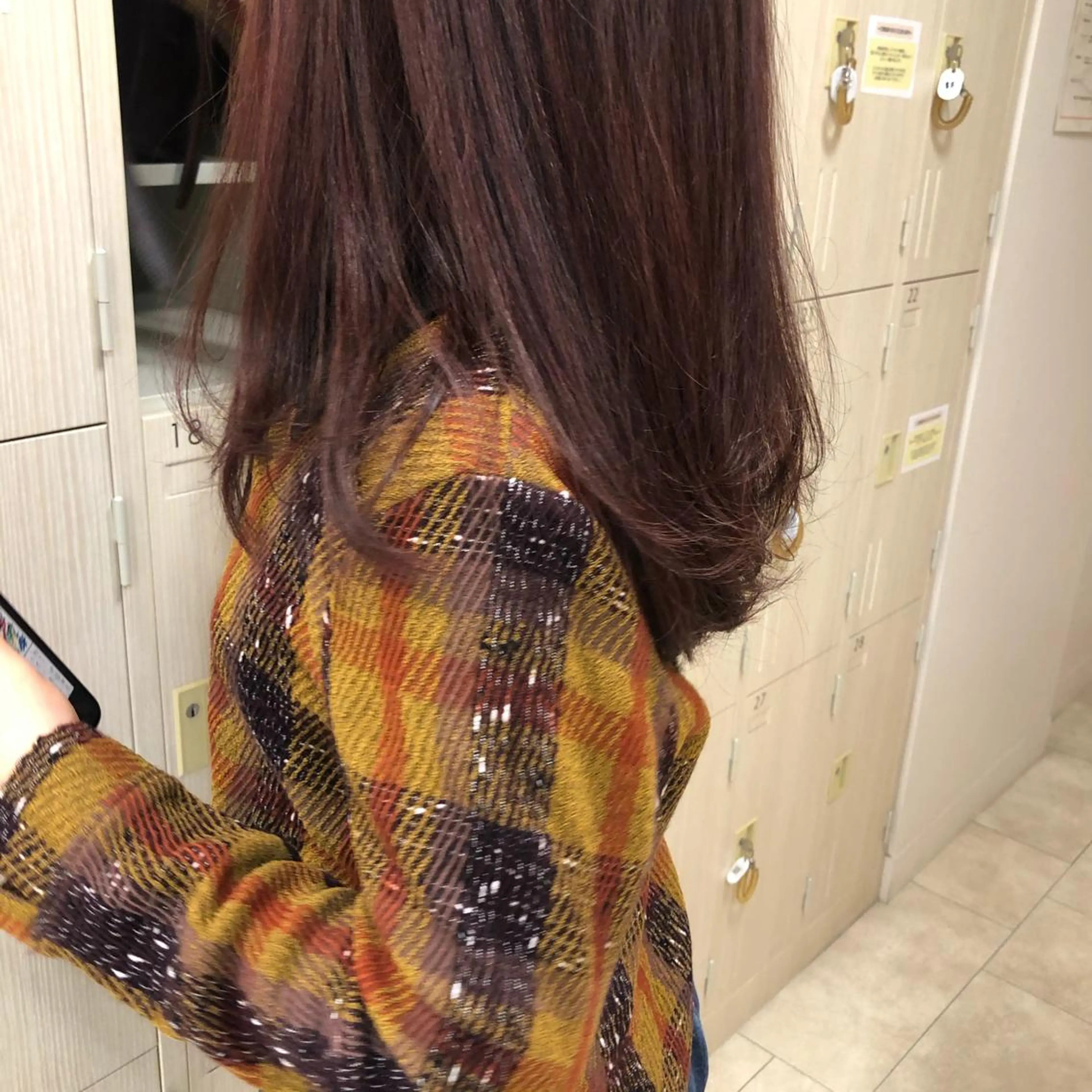 ロング カラー カシス レッドカラー カット ヘアカラー トリートメント 盛れるレイヤーカット 得意🌹井上美沙のヘアスタイル