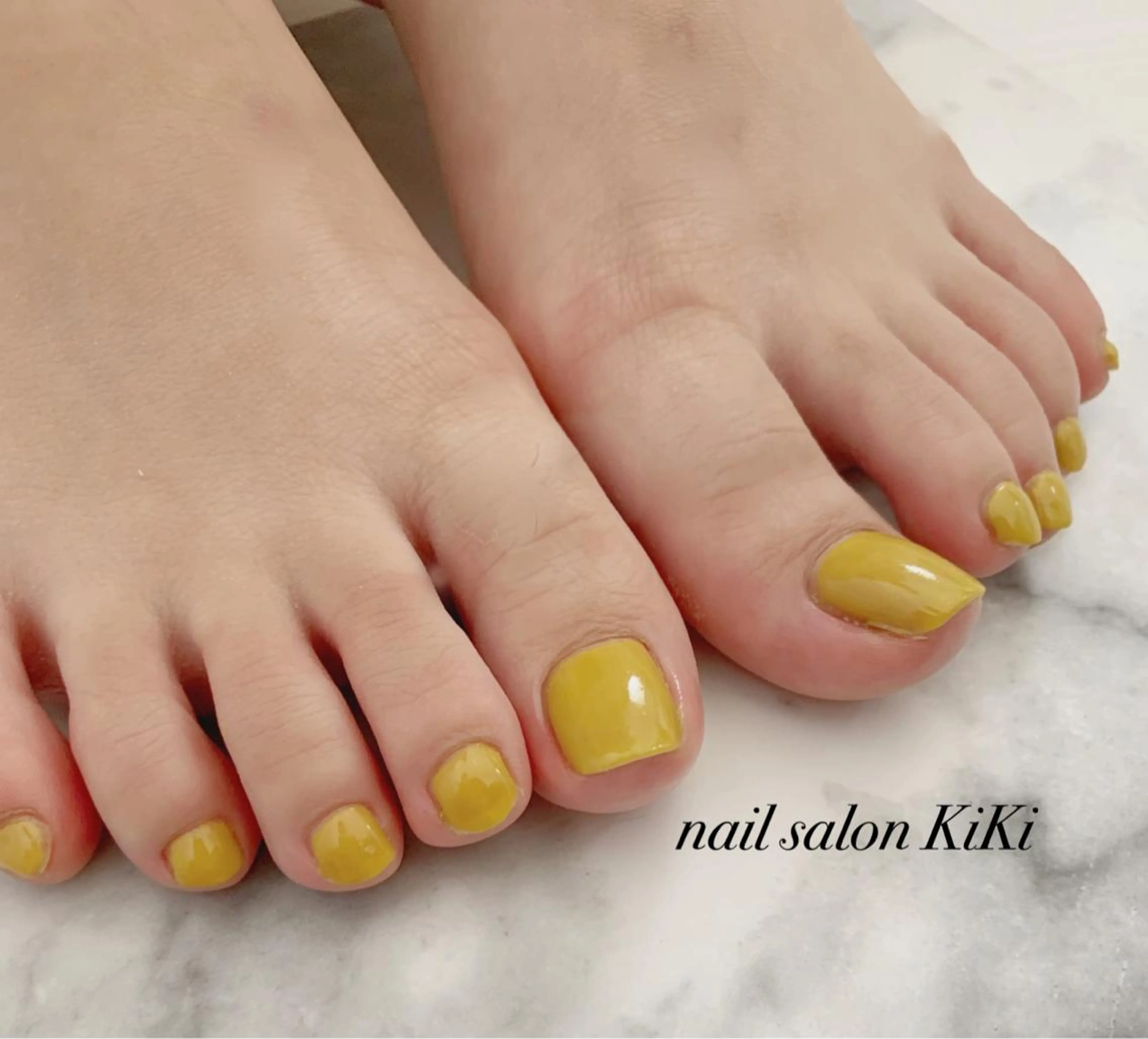 ワンカラーフットネイル(オフなし)カラーチェンジOKの写真