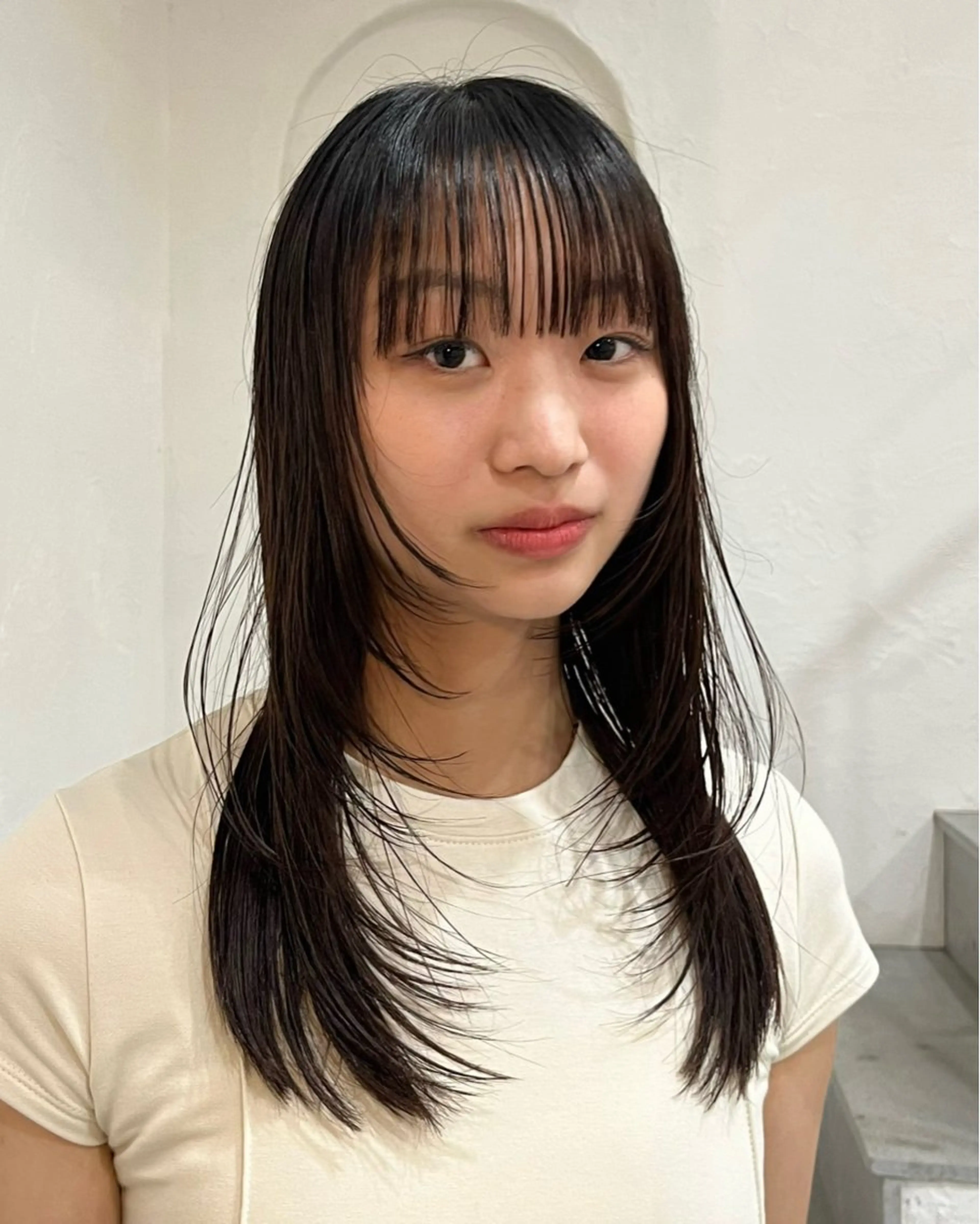 ミディアム レイヤーカット イシイ モエカのヘアスタイル