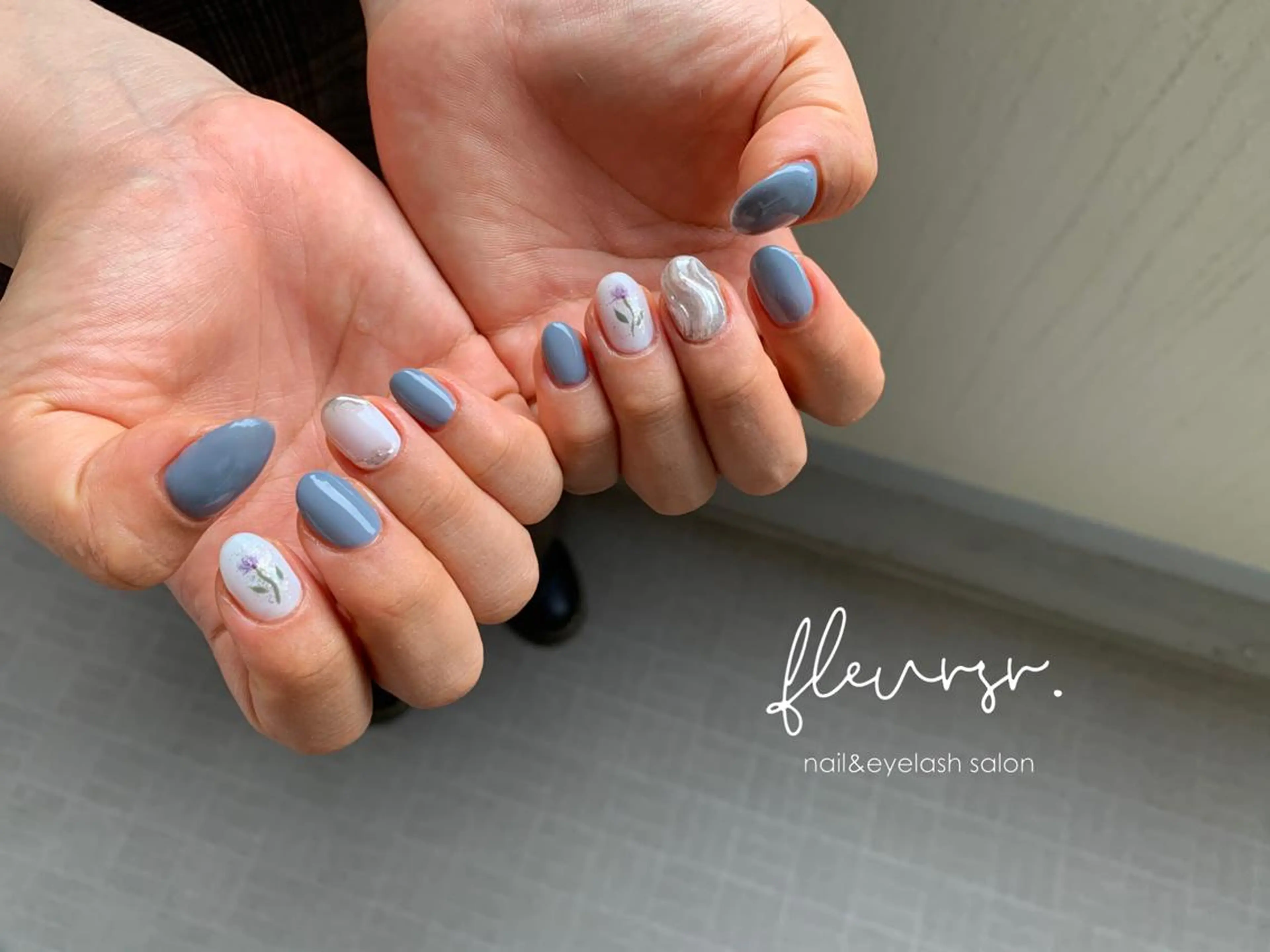 ネイル ブルー ミラーネイル ワンカラーネイル atore つかさのマツエク・マツパデザイン