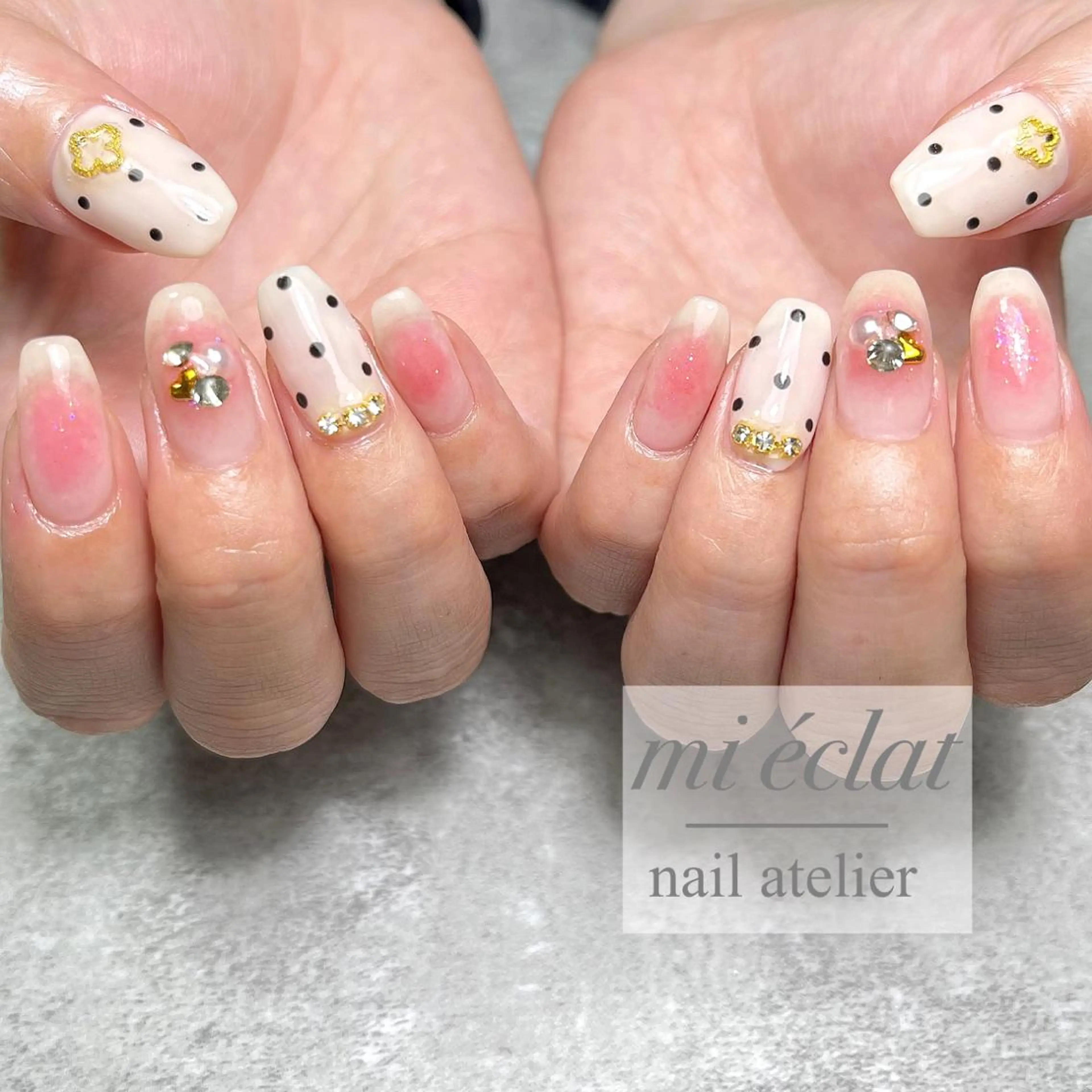 ネイル アートネイル ブラウン チークネイル ドット フットネイル mi éclat ミ　エクラのネイルデザイン