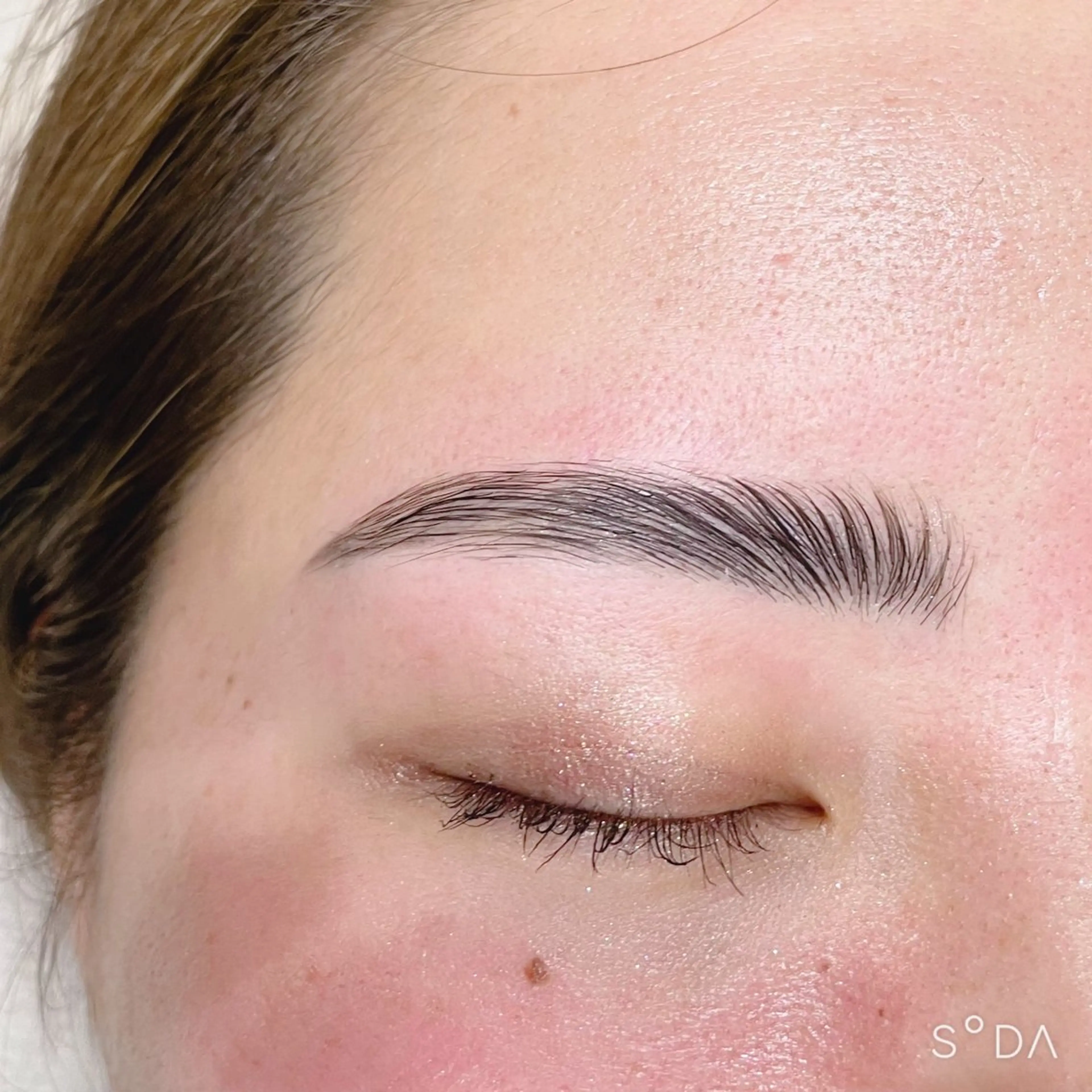 アイブロウ ハリウッドブロウリフト FURU HATAのマツエク・マツパデザイン