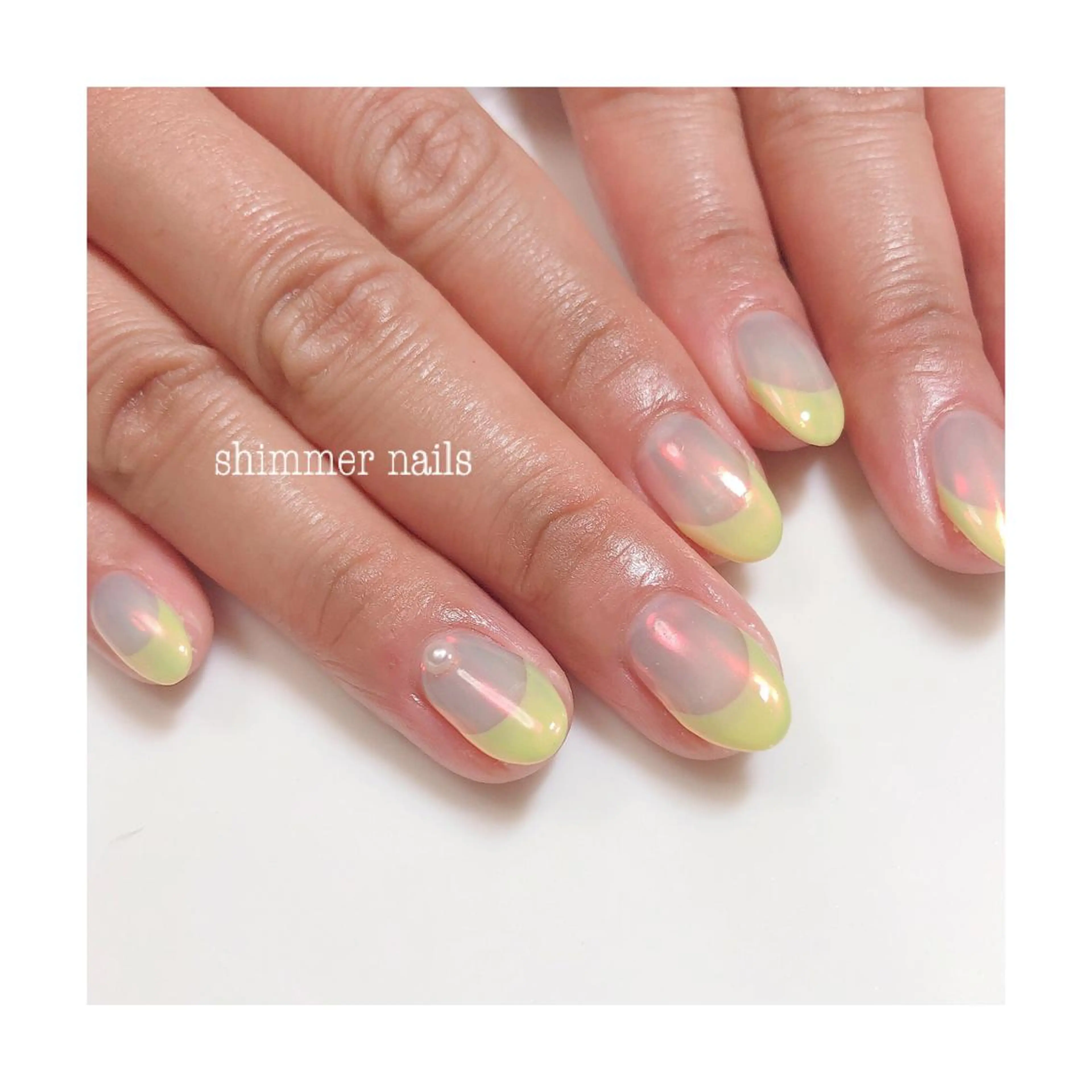 ネイル オーロラネイル フレンチネイル ピンク 黄色 shimmer nailsのネイルデザイン