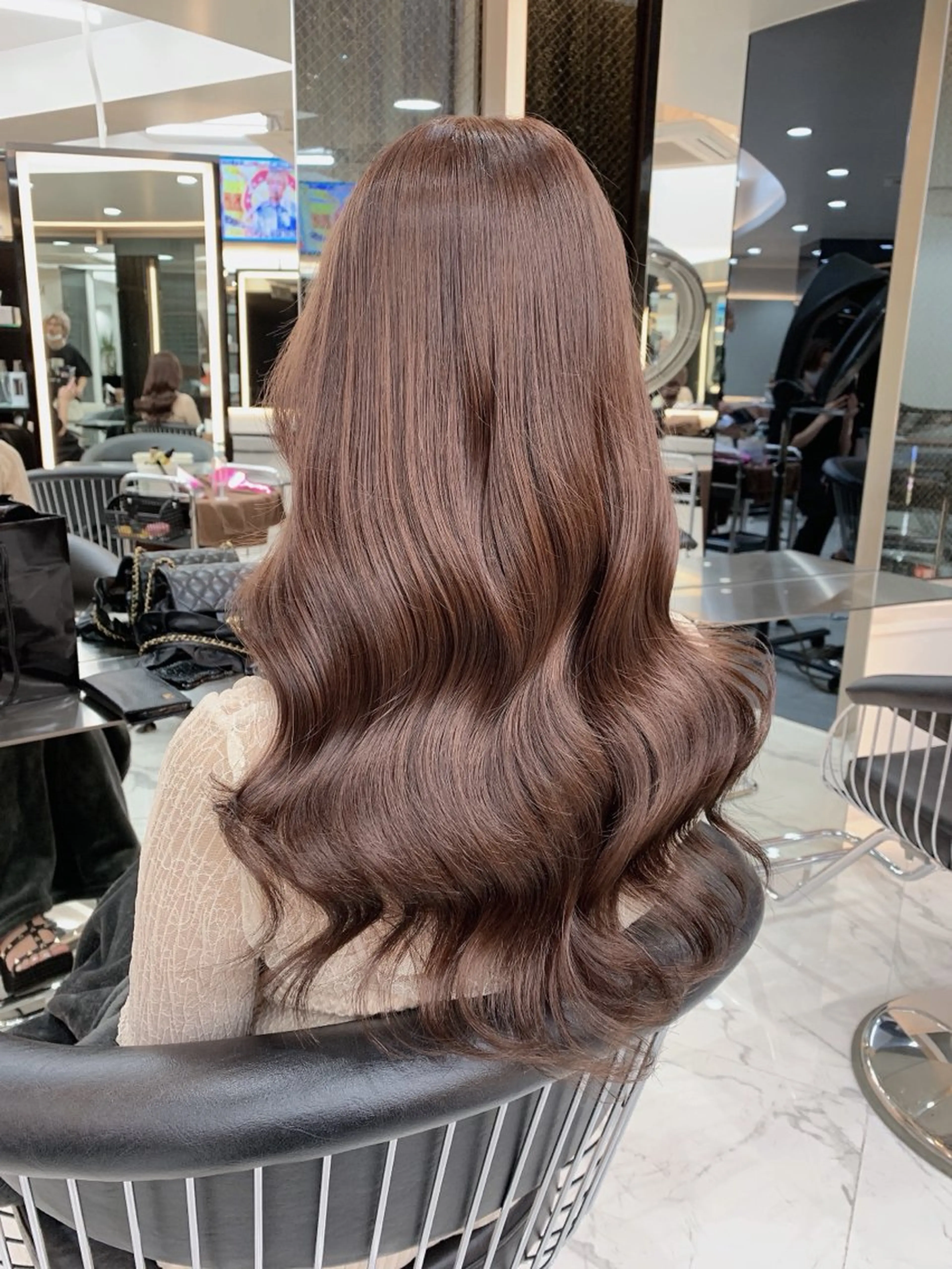 【𝐨𝐧𝐞 𝐜𝐨𝐥𝐨𝐫】透明感たっぷり🫧✨うる艶カラーの写真