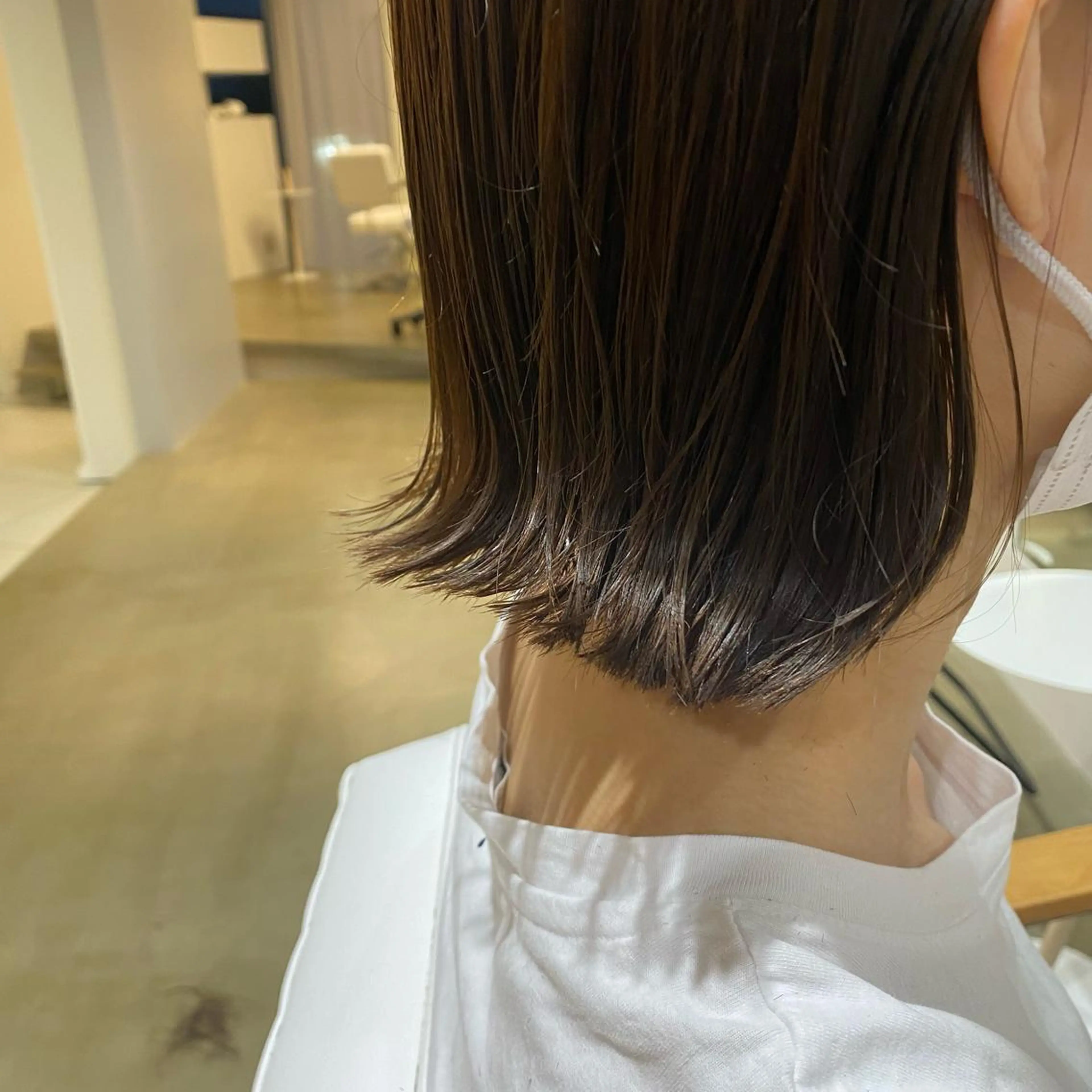 ミディアム 切りっぱなしボブ ボブ 外ハネヘア I nagiのヘアスタイル