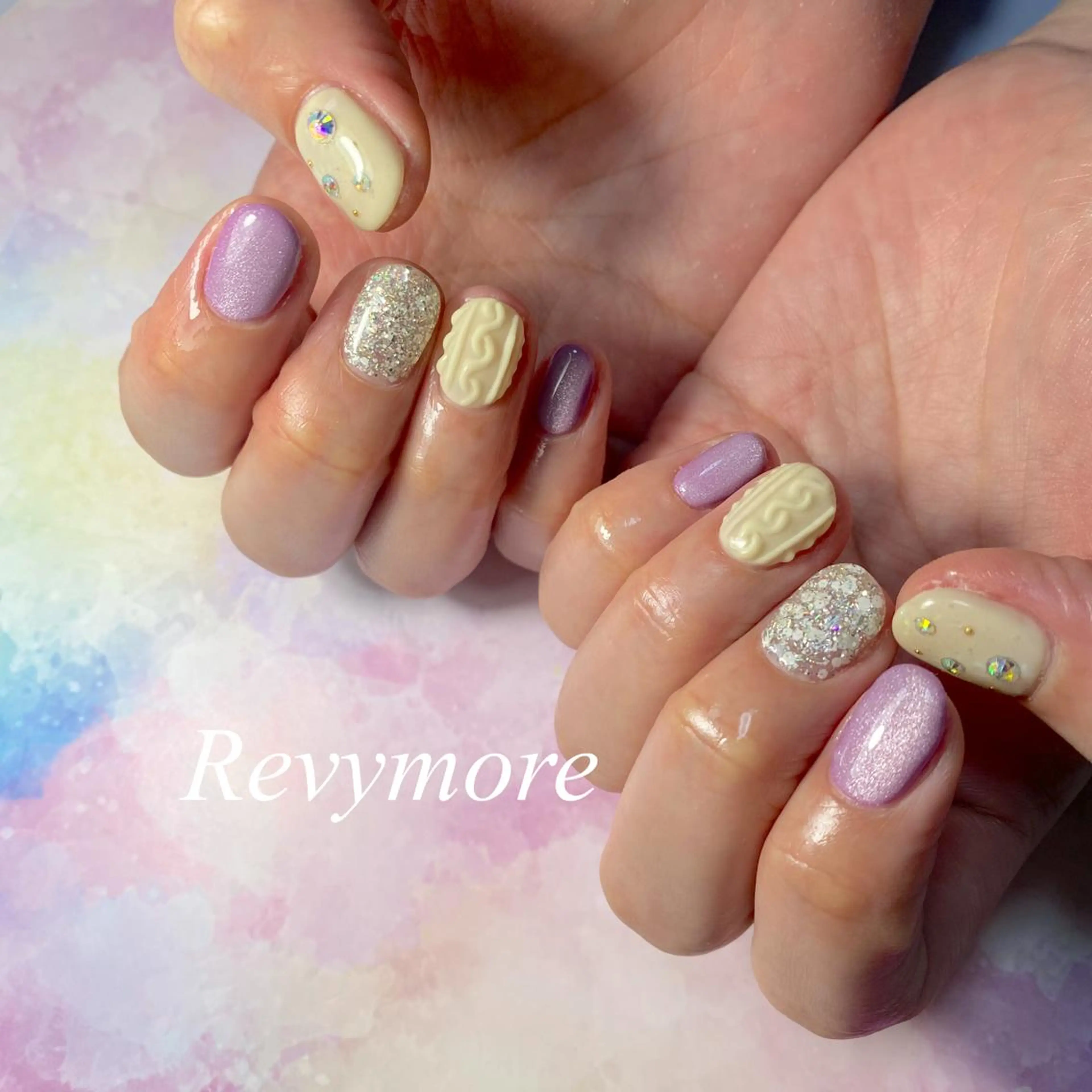 ミディアム ネイル パープルカラー ジェルネイル マグネットネイル ニュアンスネイル オフィスネイル nail salon Revymoreのネイルデザイン