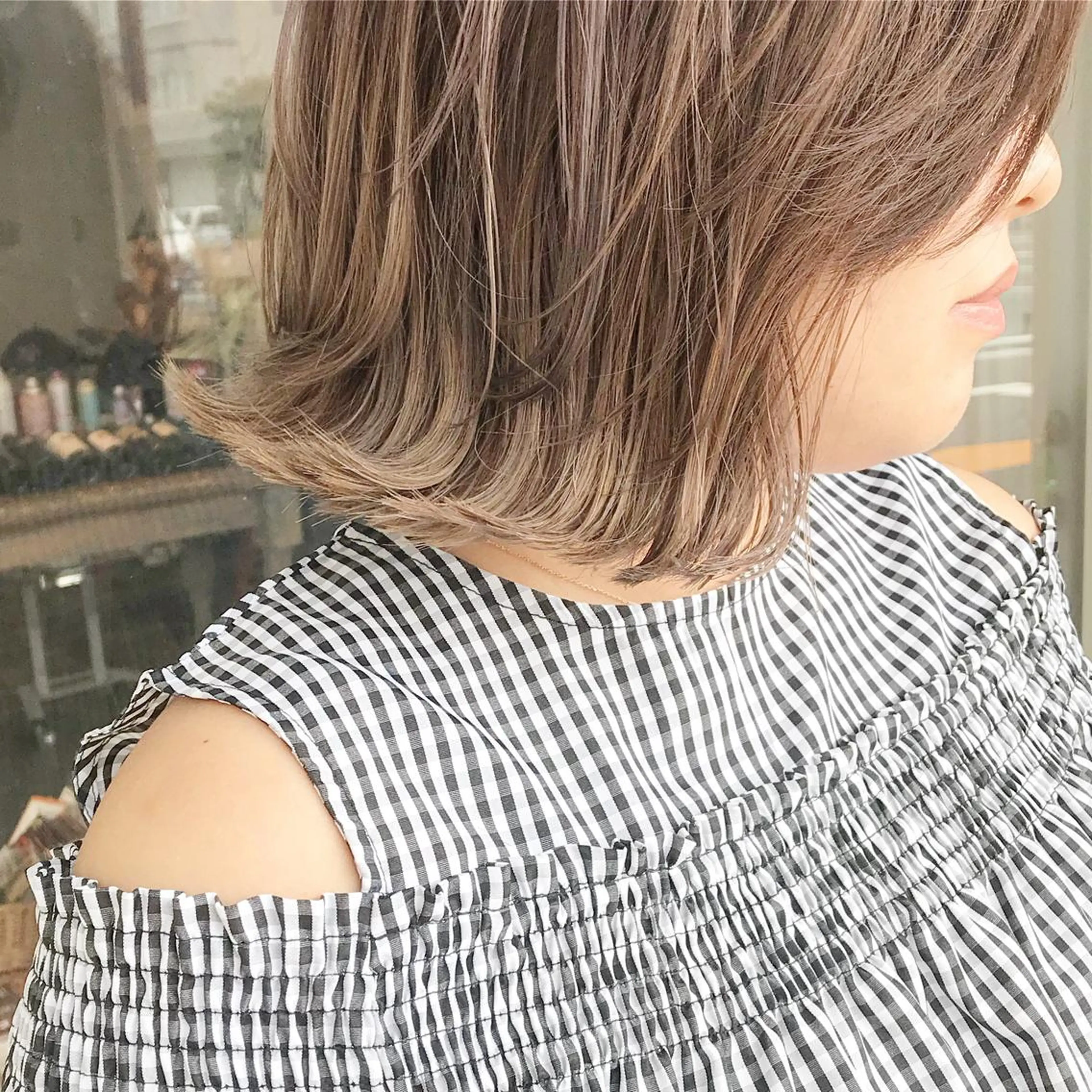 ミディアム カラー ヘアアレンジ バレイヤージュ ブリーチ グラデーションカラー ハイライトカラー ハイトーンカラー Mariana/ 鶴原-ハイライトのヘアスタイル