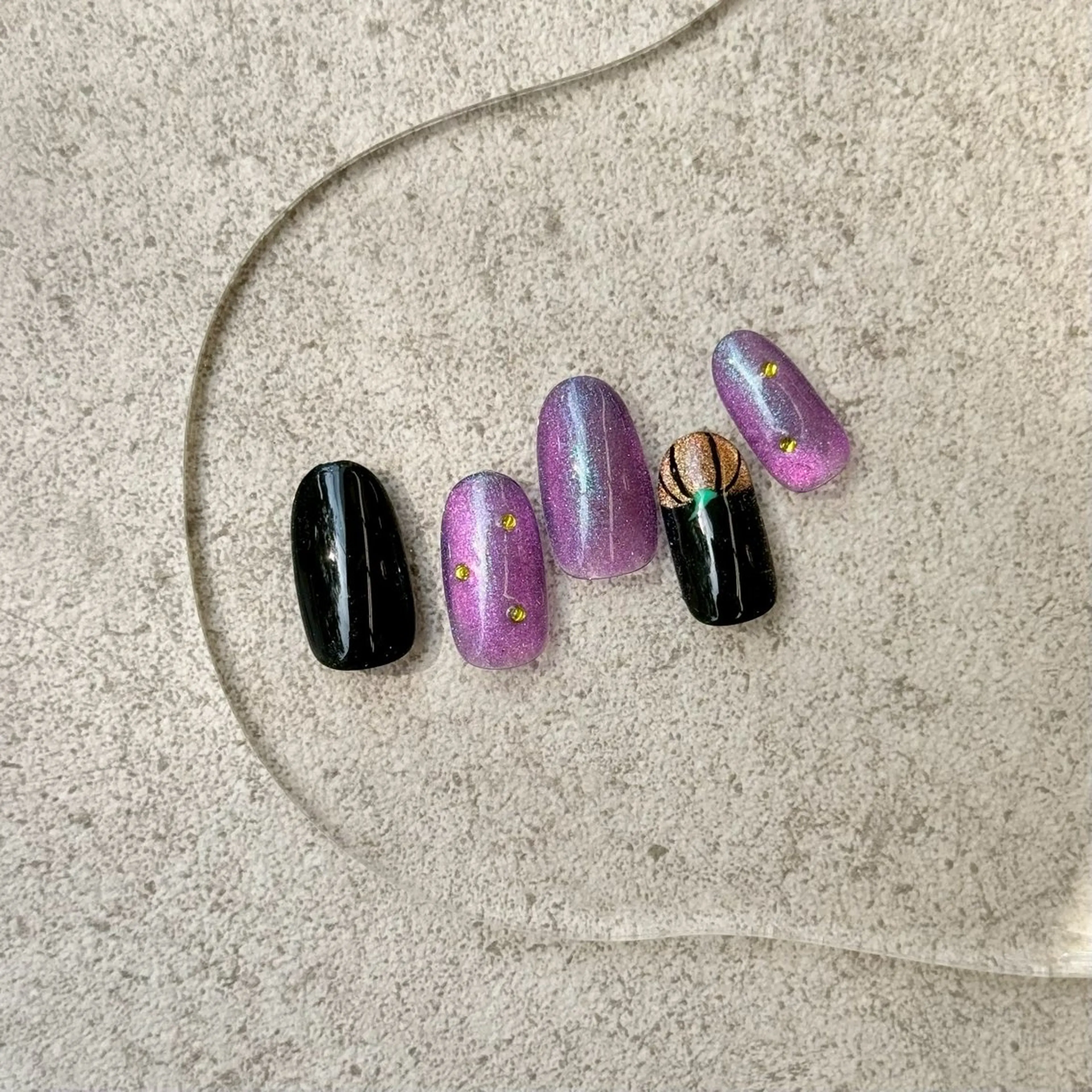 ミディアム MAXKELLY KAORIのネイルデザイン