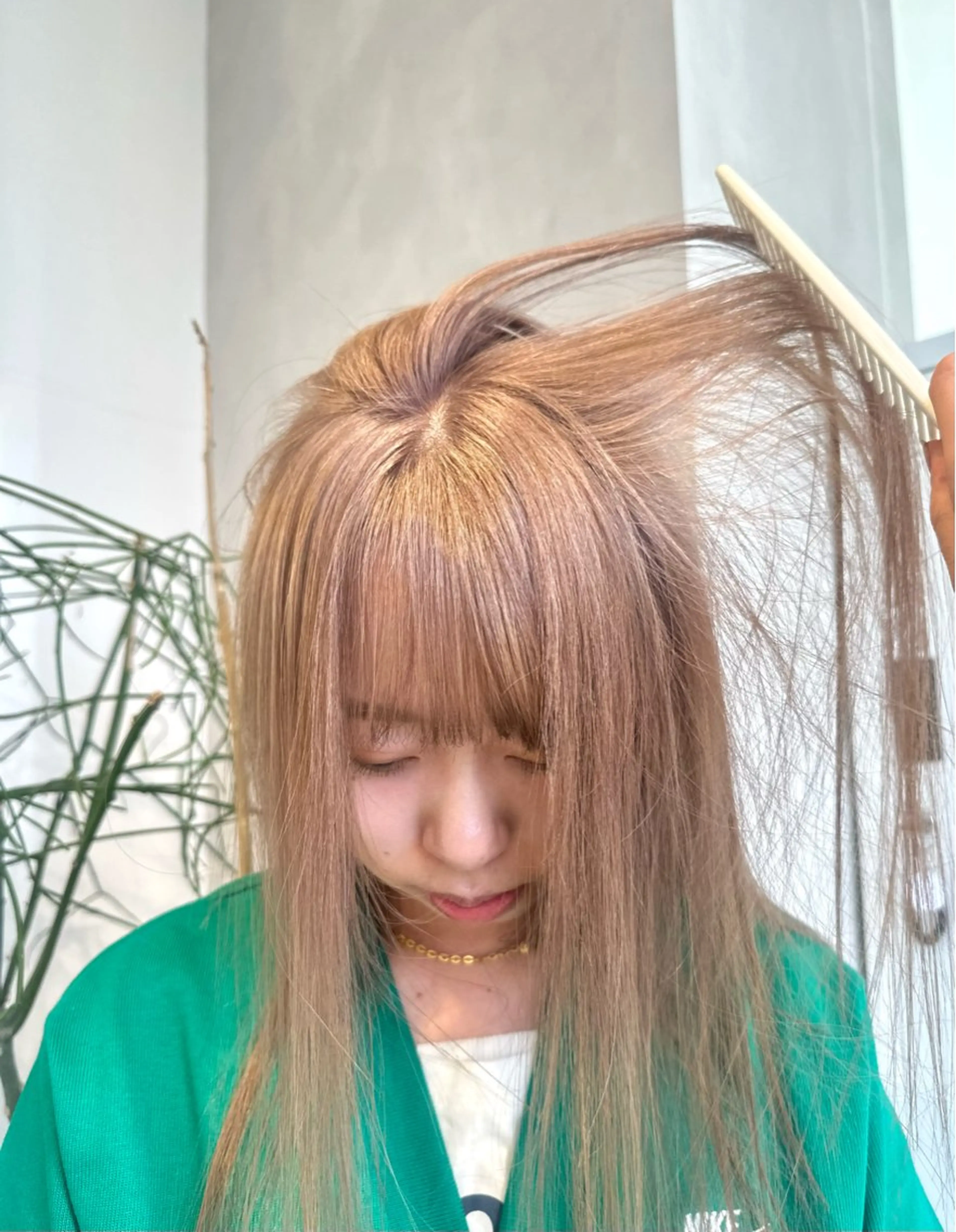 ロング カラー ベージュカラー ブリーチ ハイトーンカラー シアーベージュ 可愛いベージュ作る 美容師/あかね🧸のヘアスタイル