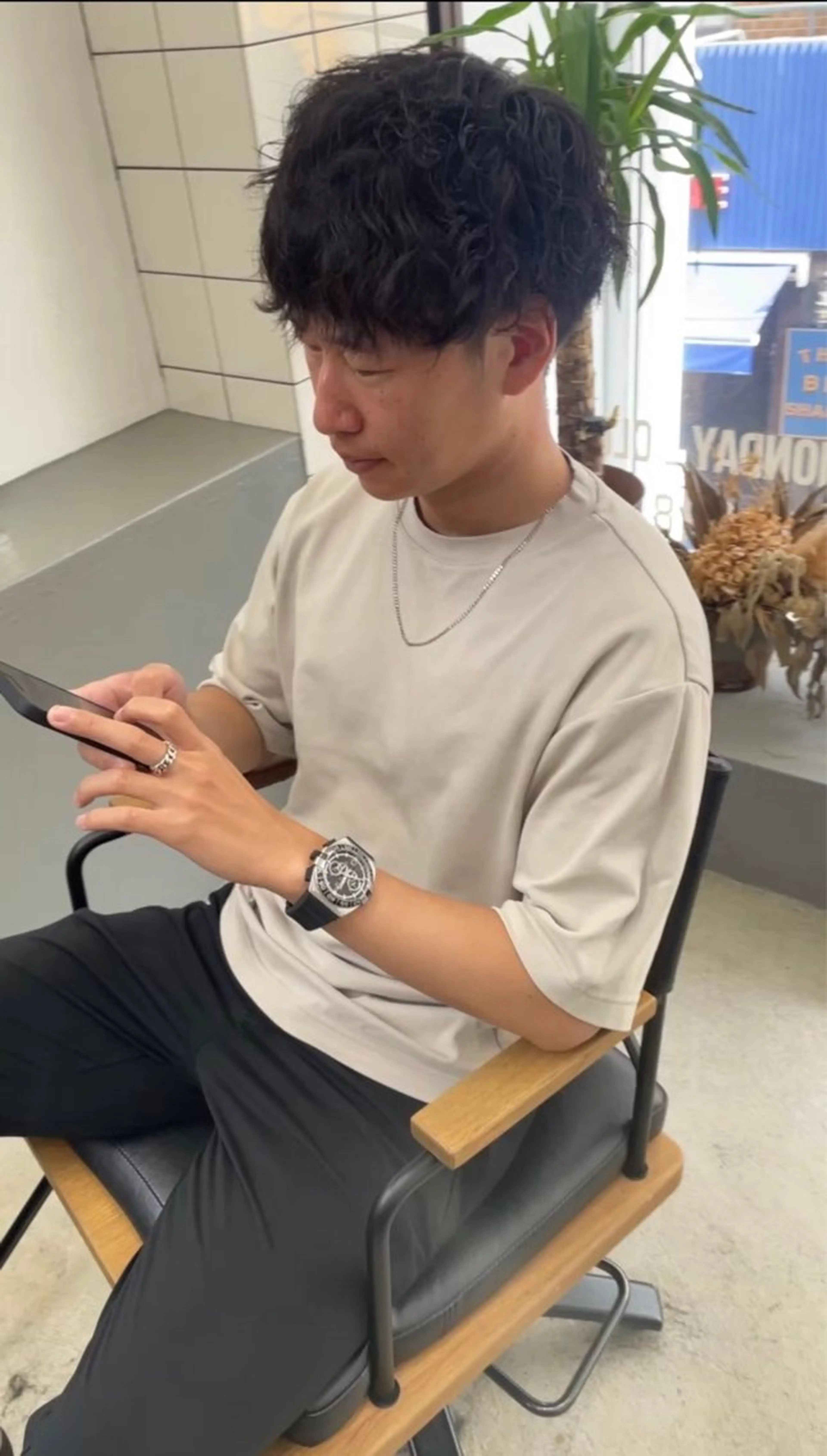 ショート パーマ メンズ メンズブリーチ フェードカット メンズハイライト メンズメッシュ マッシュ メンズ専門サロン wokeのヘアスタイル