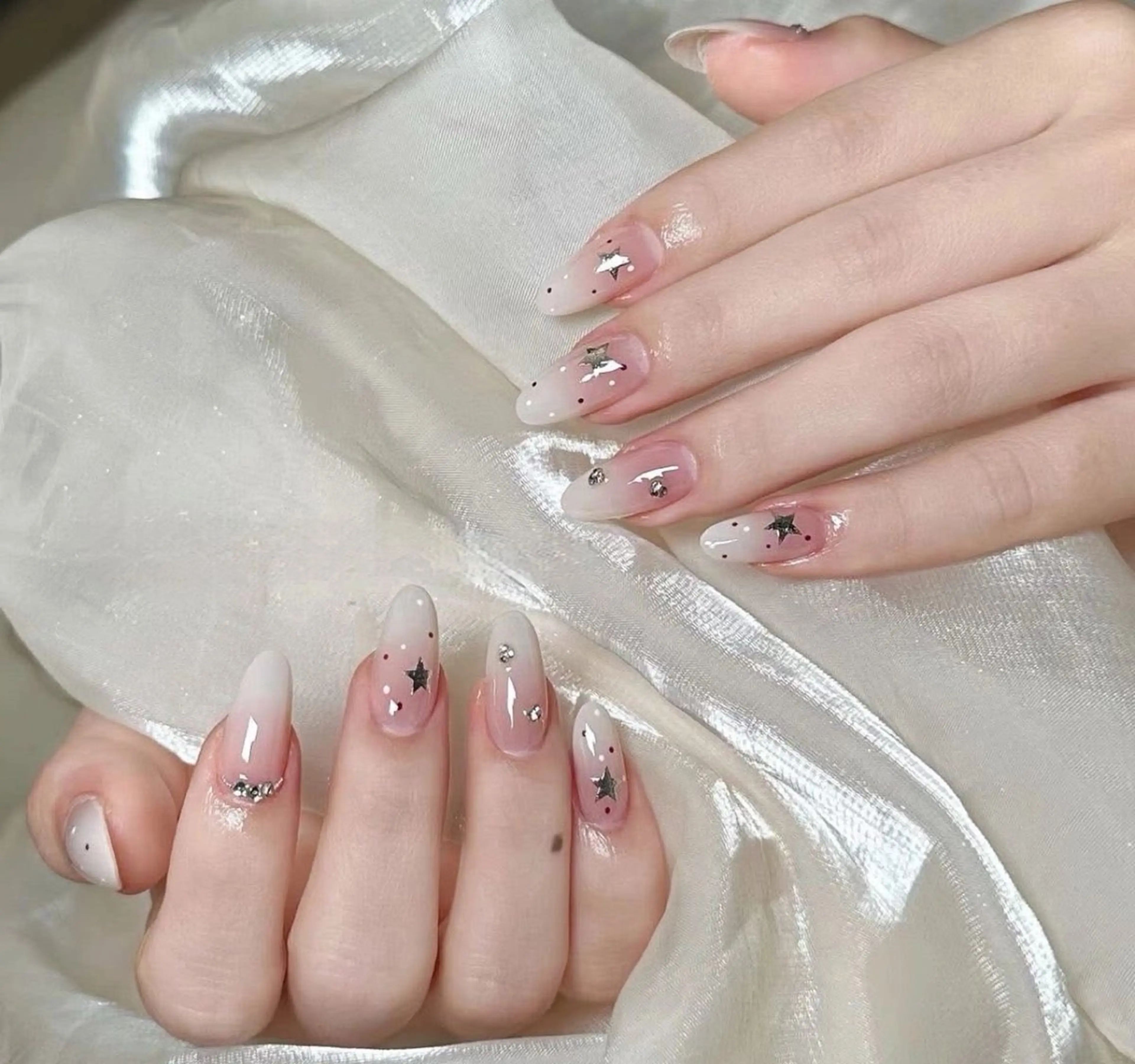 ネイル オーロラネイル ブルー チークネイル 長さ出し フットネイル ハンドネイル JIN 168 新大久保のネイルデザイン