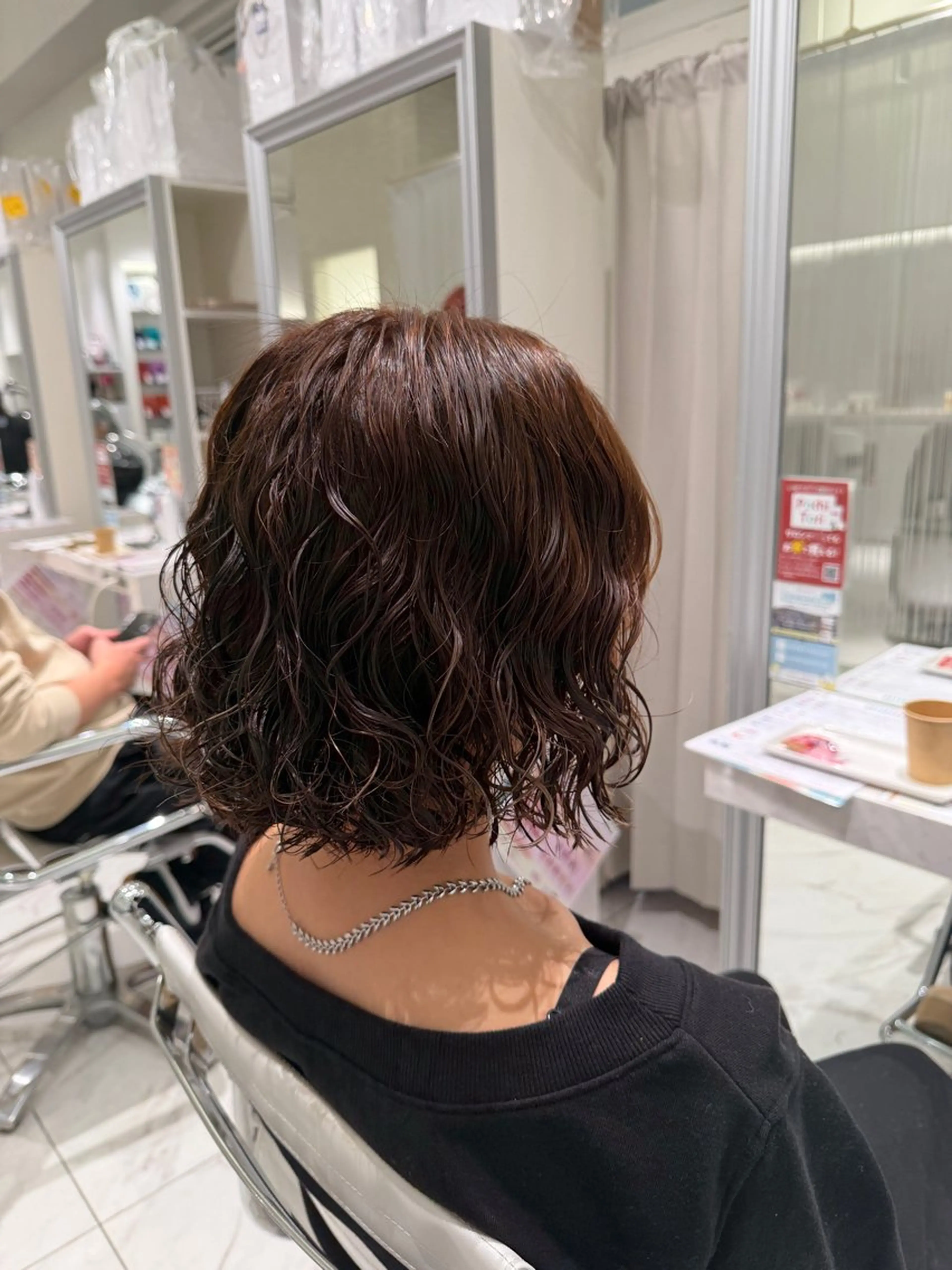 ミディアム カラー パーマ ミディアムパーマ 村泉 心のヘアスタイル