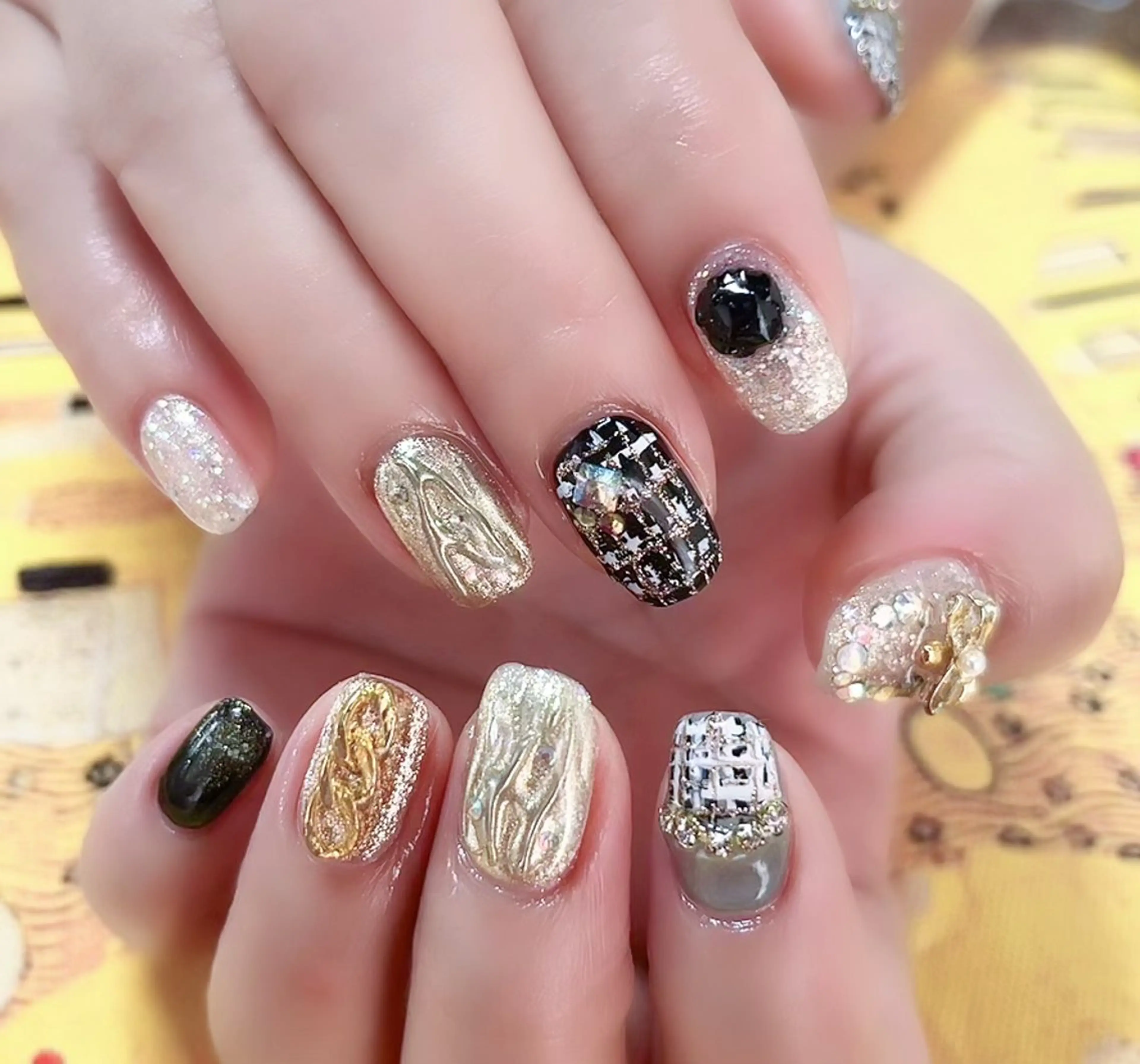 ネイル ハンドネイル MoonNail ユリ🌸のネイルデザイン