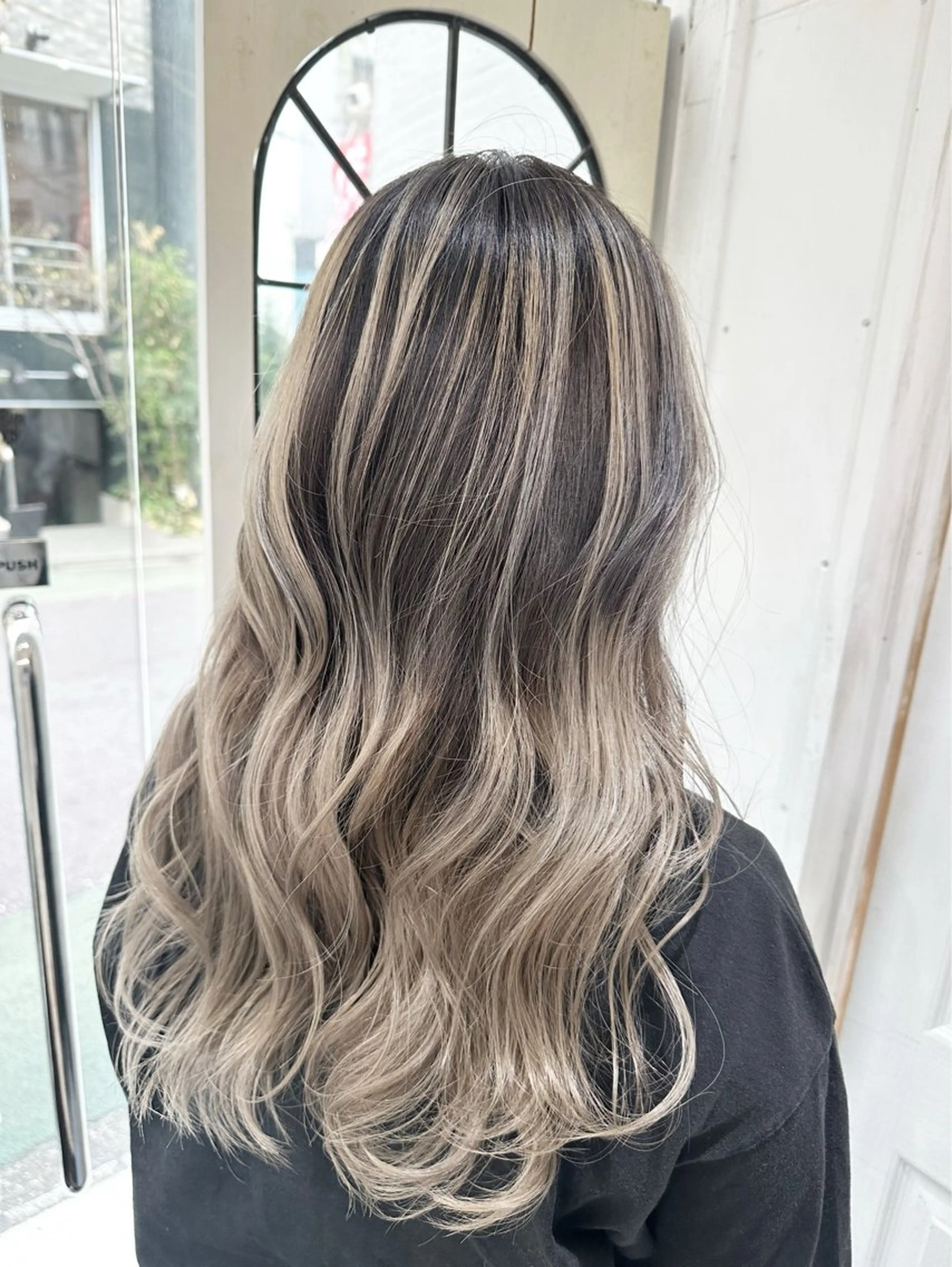 セミロング カラー バレイヤージュ ブリーチ レイヤーカット 中目黒✂︎店長✂︎ TOMOHIROのヘアスタイル