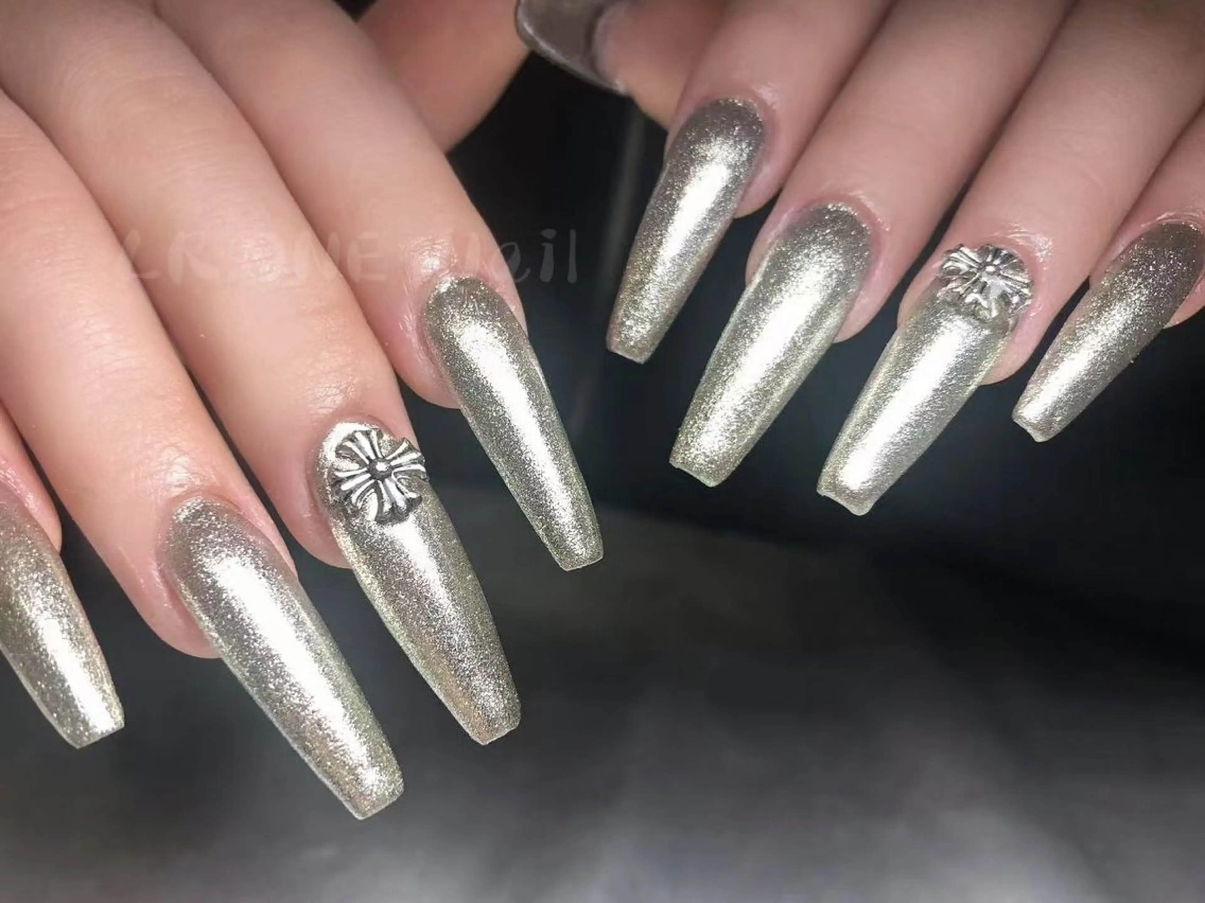 ネイル LR.ONE ヨウのネイルデザイン