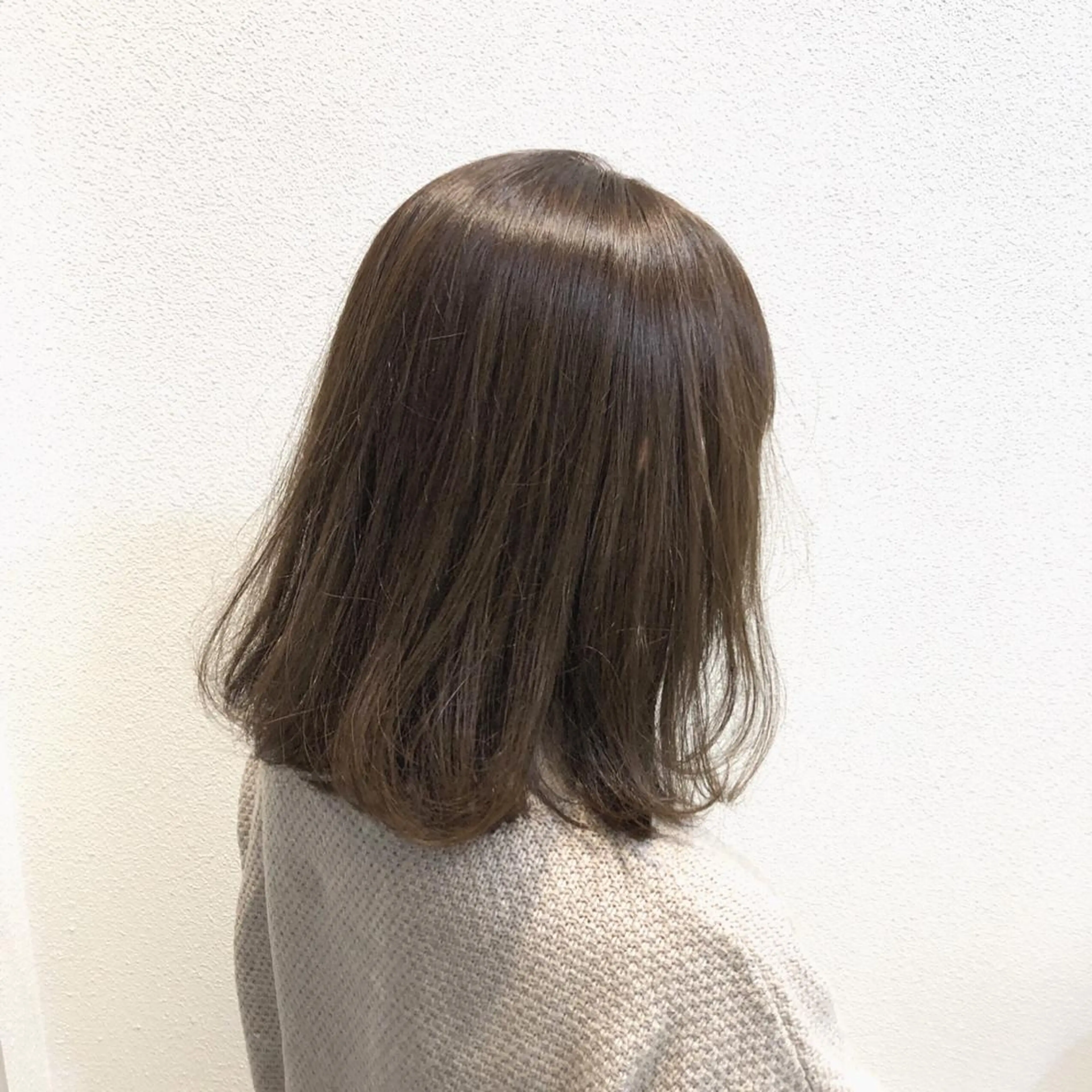 ミディアム カラー グレージュ 柳田 駿のヘアスタイル