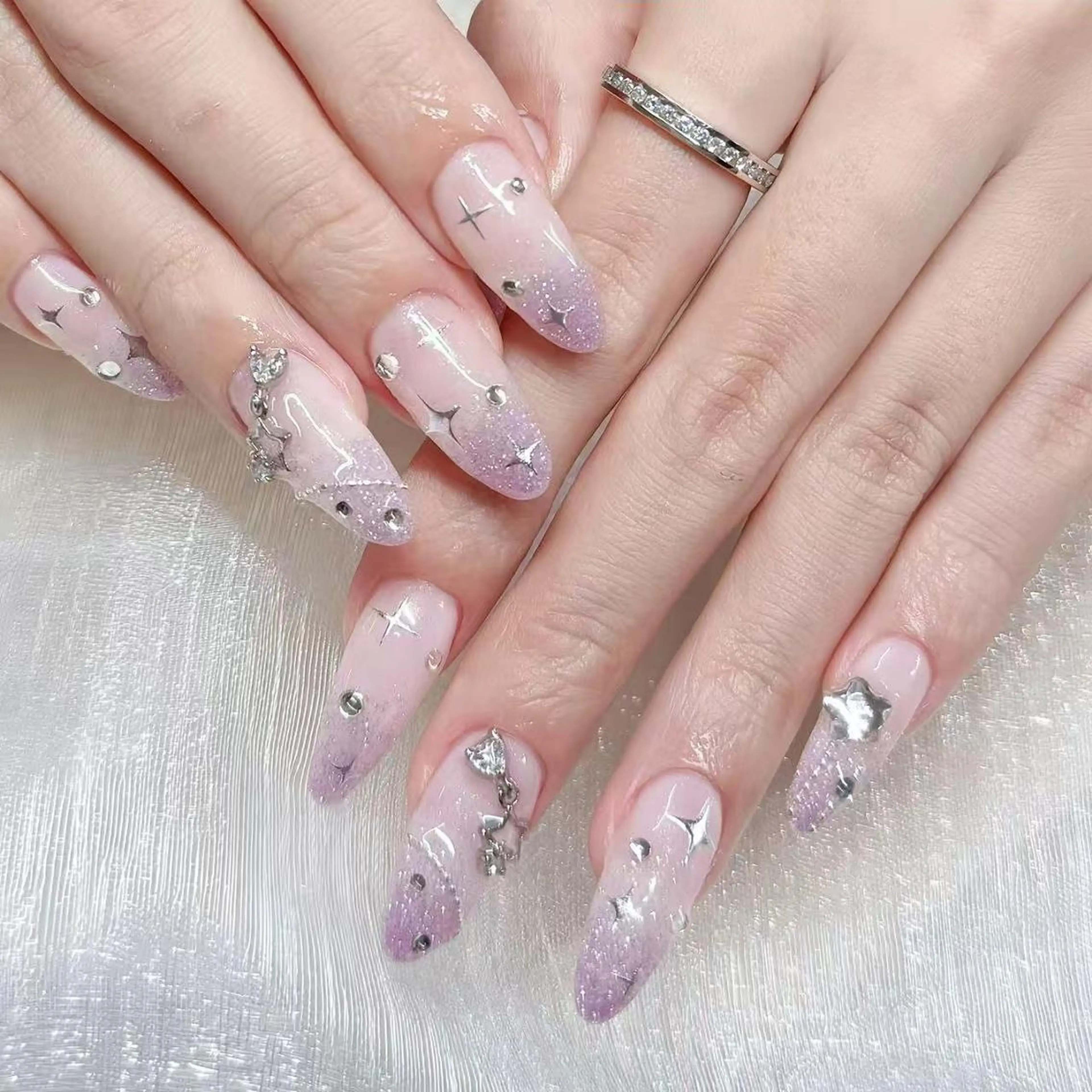 ネイル queensnail 🧸mikaのネイルデザイン