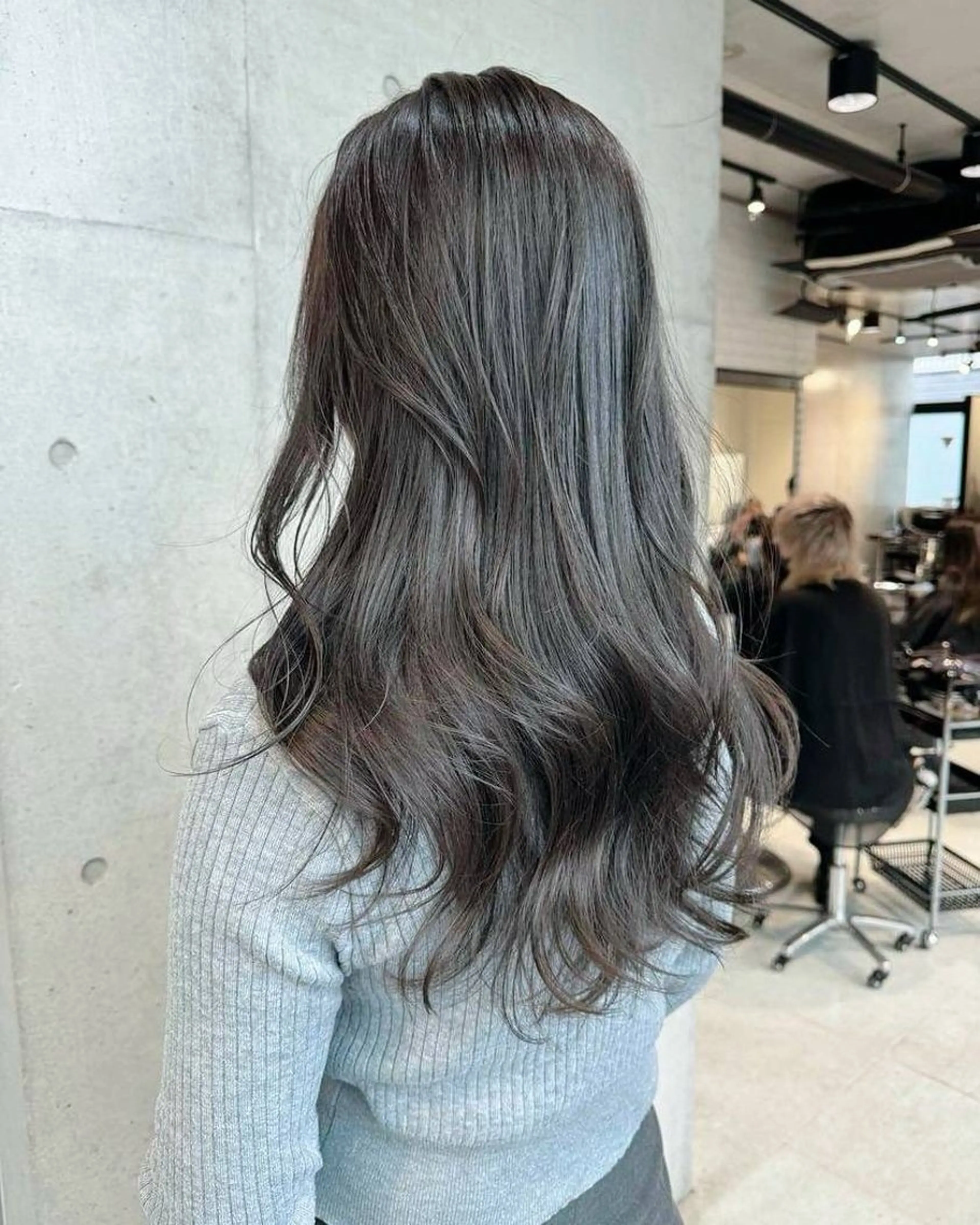 セミロング カラー カット ヘアカラー トリートメント 【銀座】艶髪/上品な カラー特化/涼/駅近のヘアスタイル