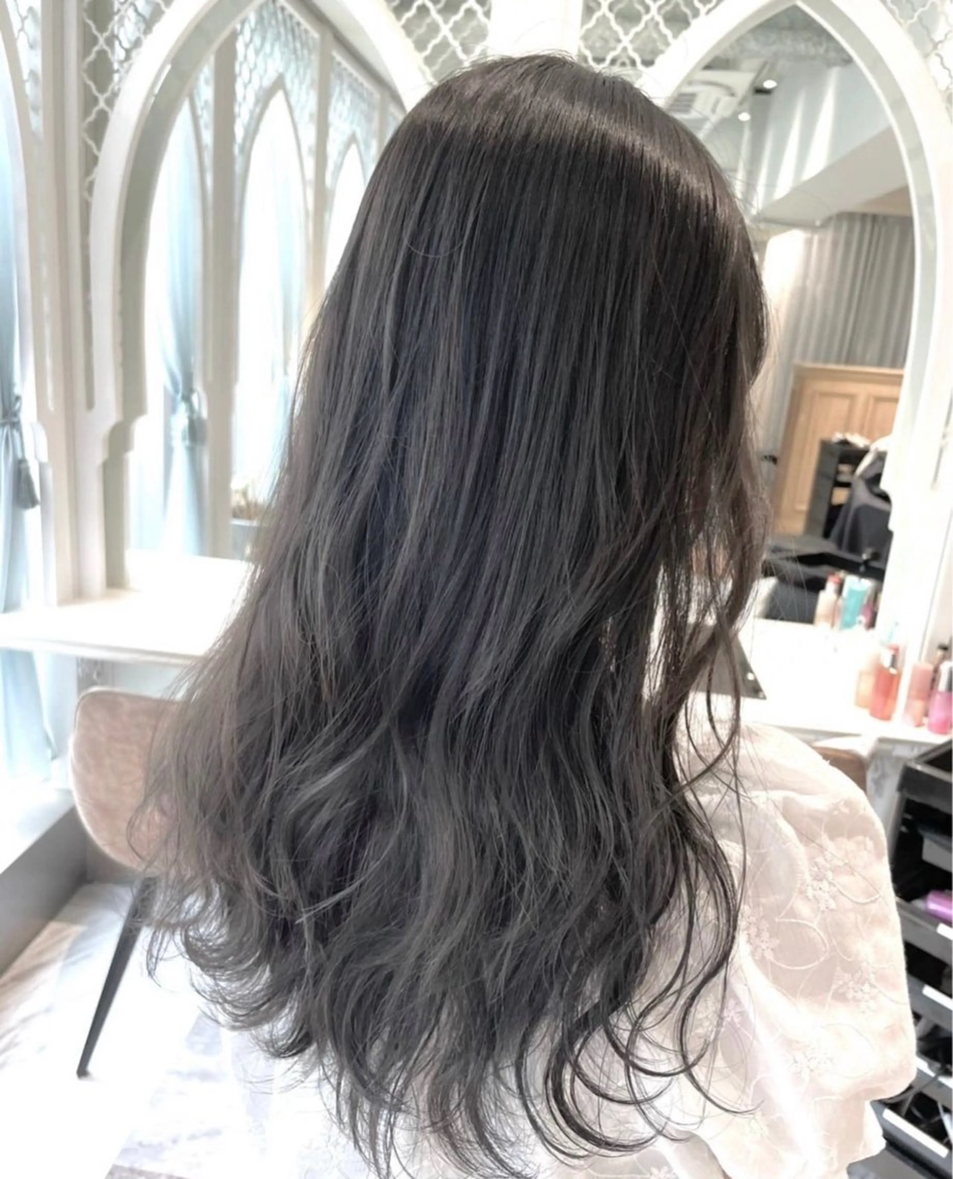 ロング ヘアカラー トリートメント 栄ハイトーン/ ベージュカラー中園薪のヘアスタイル