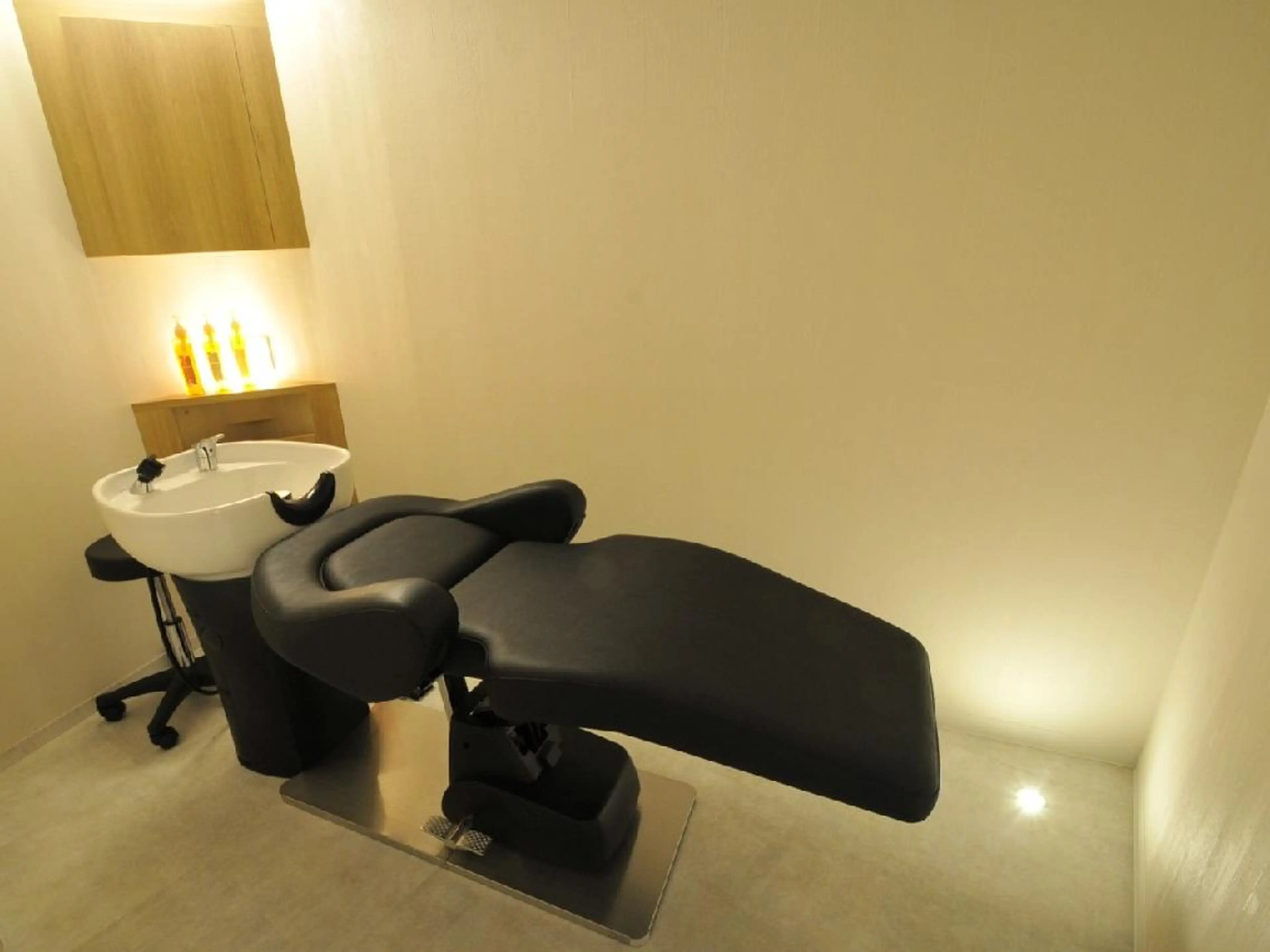 【🌠完全個室のスパ付🌠】oggiottoヘッドスパ10分🌌+カラー💕の写真