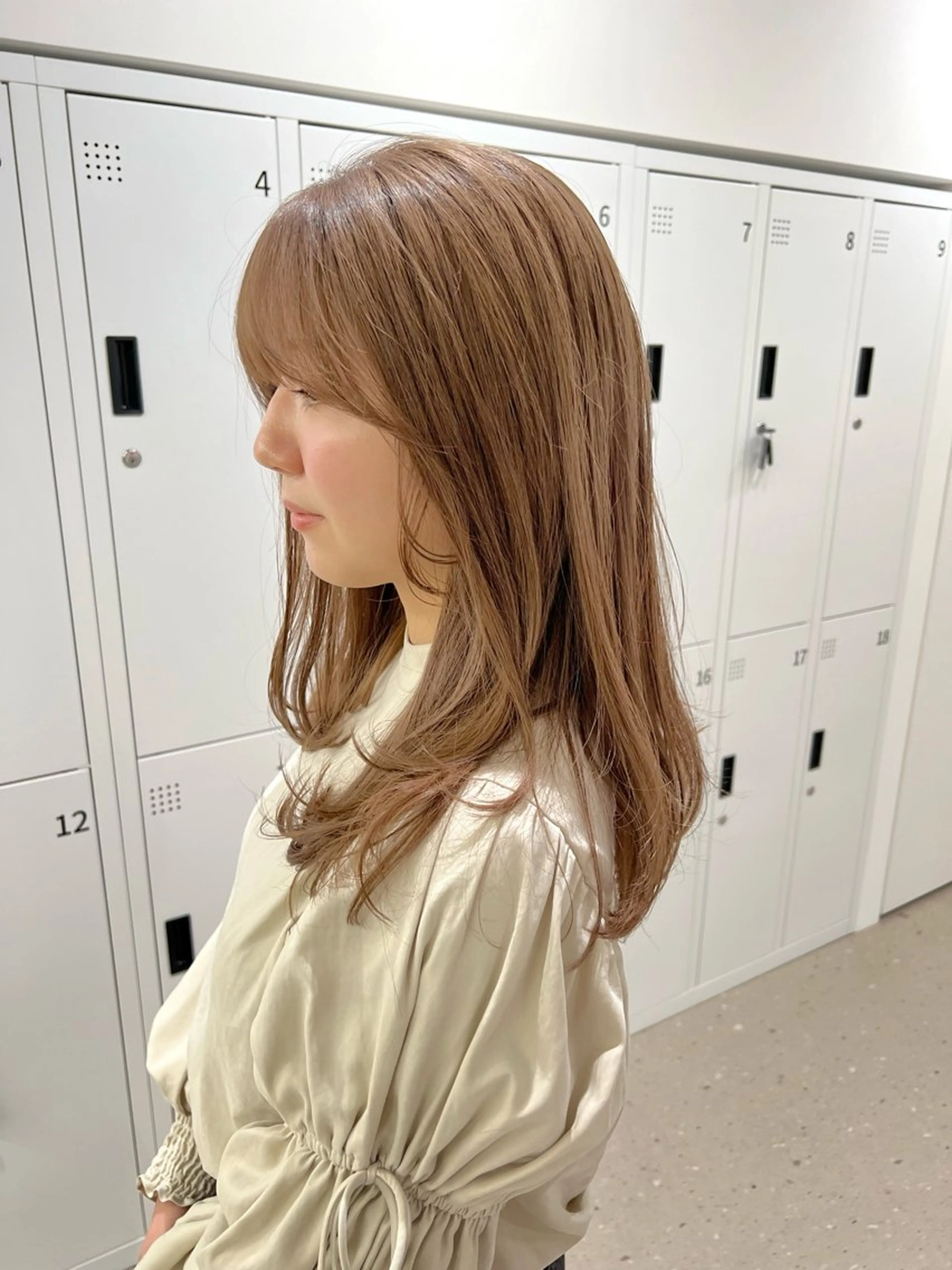 ロング カラー ベージュカラー ハイトーンカラー レイヤーカット カット ヘアカラー パーマ ナチュラルヘア/ 似合わせ/三宅 昌太のヘアスタイル