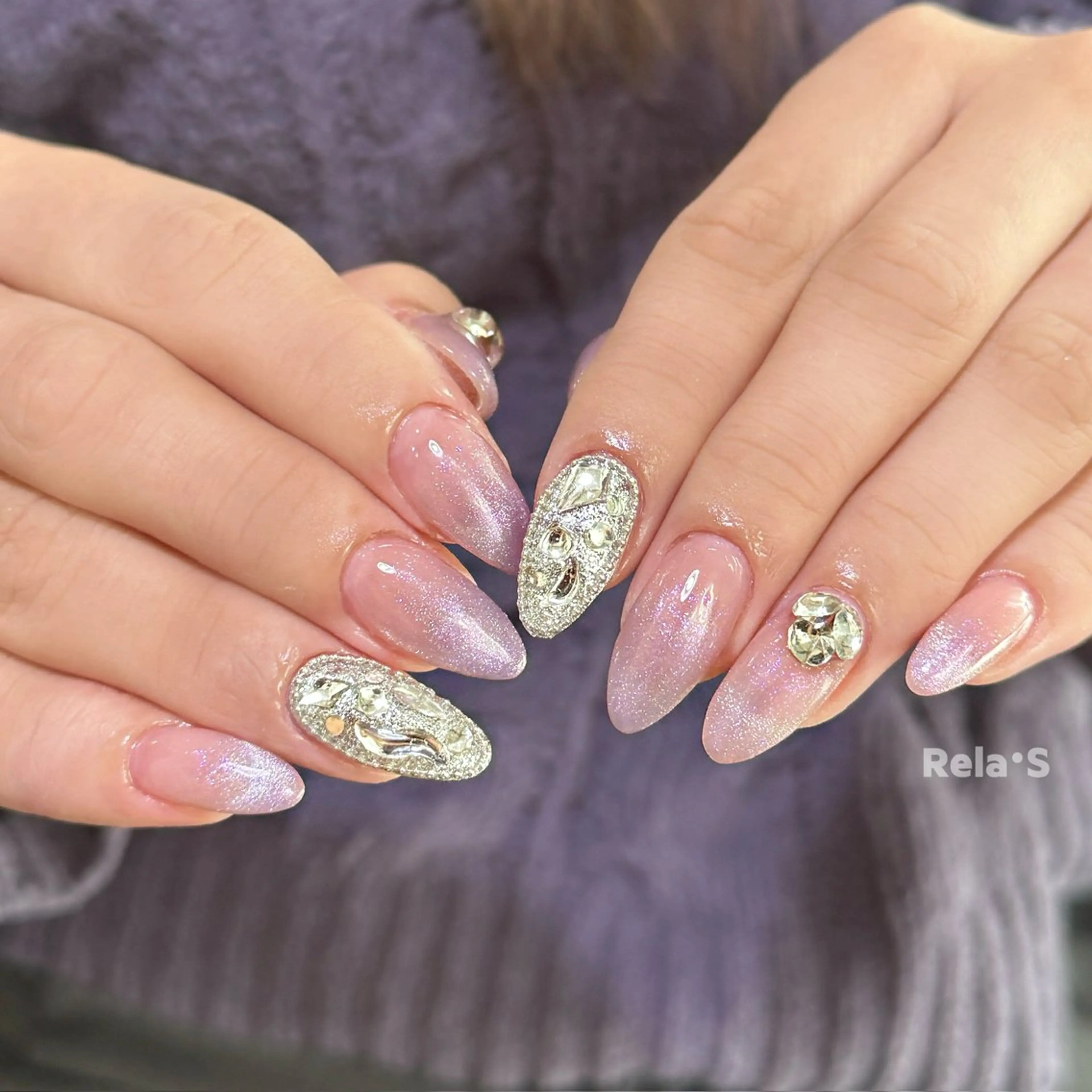 ネイル オーロラネイル 長さ出し フレンチネイル ジェルネイル ガラスフレンチ ハンドネイル Rela・S NAILのネイルデザイン