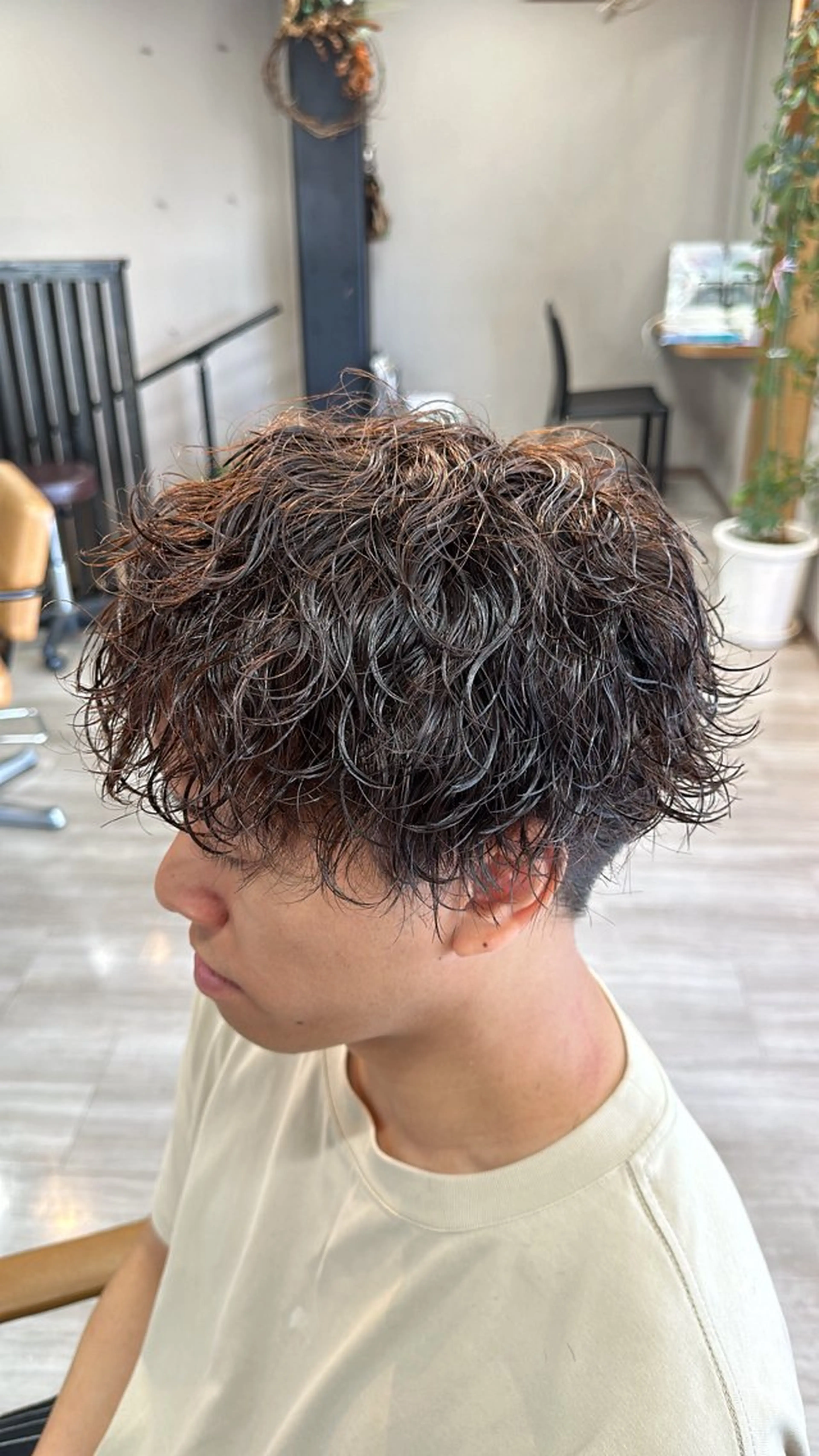 パーマ メンズ メンズパーマ 波巻きパーマ arika オケシ　リョウダイのヘアスタイル