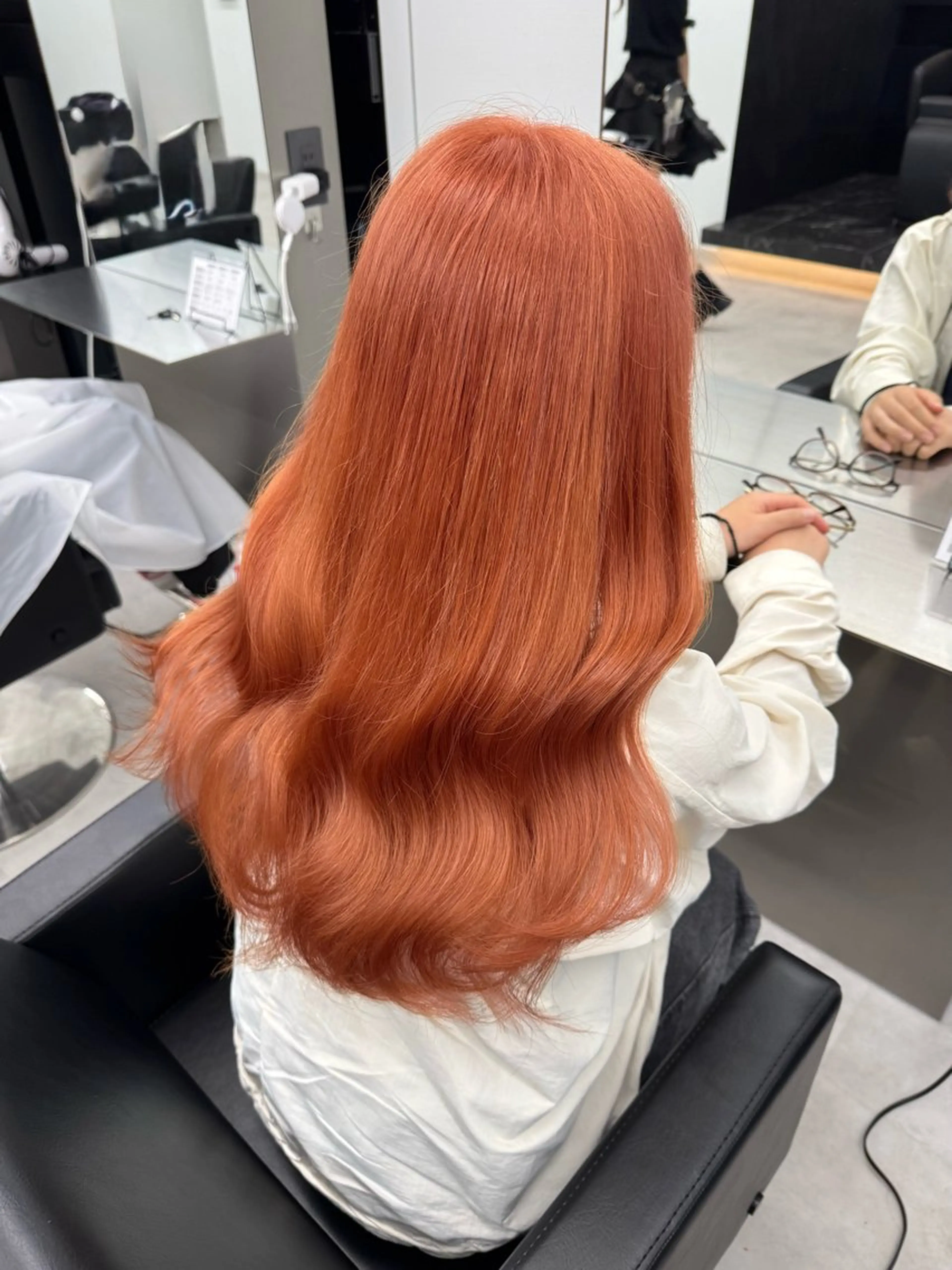 ロング カラー ベージュカラー ブリーチ オレンジ オレンジベージュ ヘアカラー トリートメント ハイトーン/エクステ /韓国ヘアKENTAのヘアスタイル