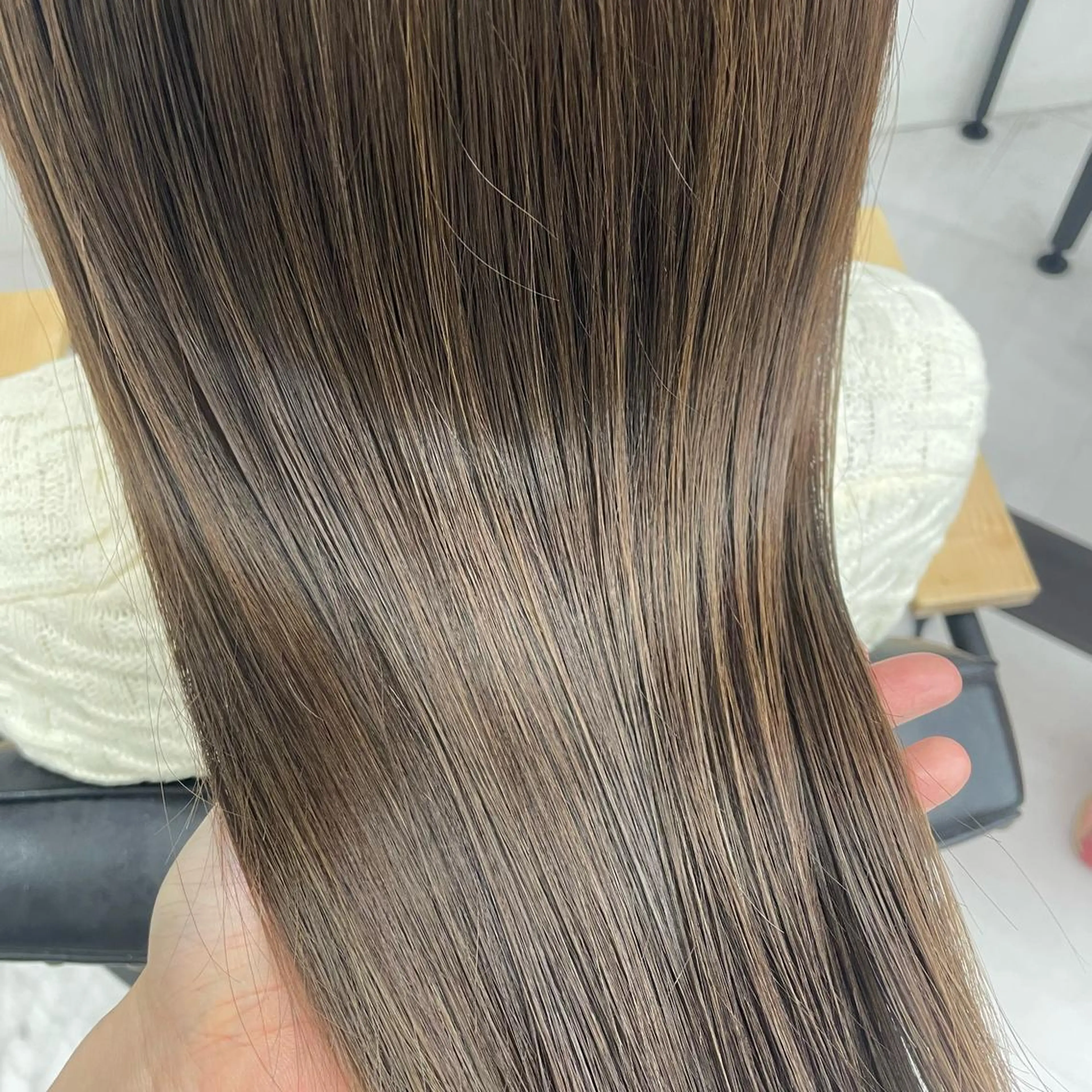 ショート カラー パーマ ヘアアレンジ メンズ キッズ ネイル マツエク・マツパ アイブロウ アッシュ ベージュカラー mona/ ストレートスタイル✨のヘアスタイル