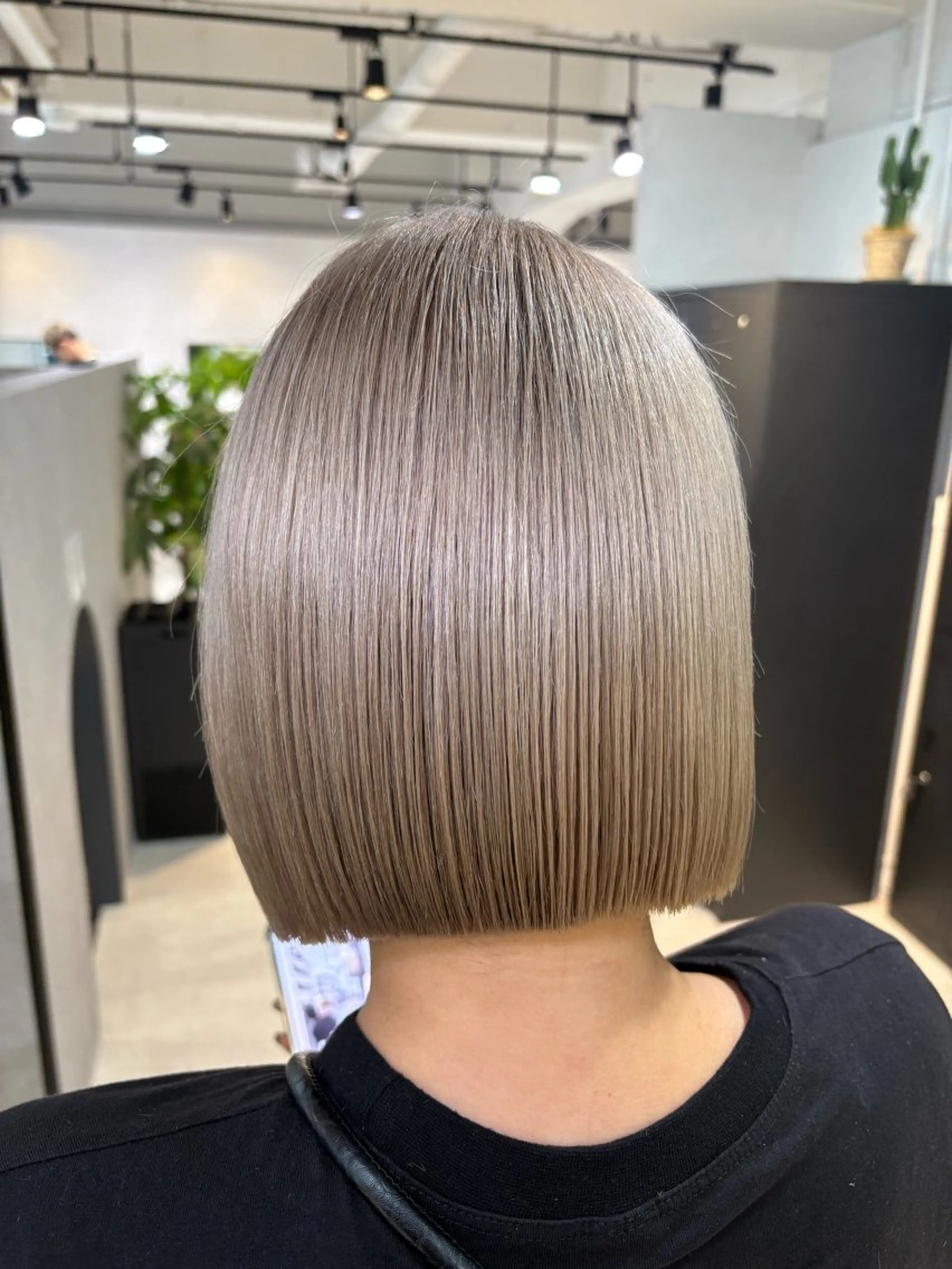 ショート カラー ベージュカラー ミルクティーベージュ ヘアカラー 木田哲平/ブロンド バレイヤージュのヘアスタイル