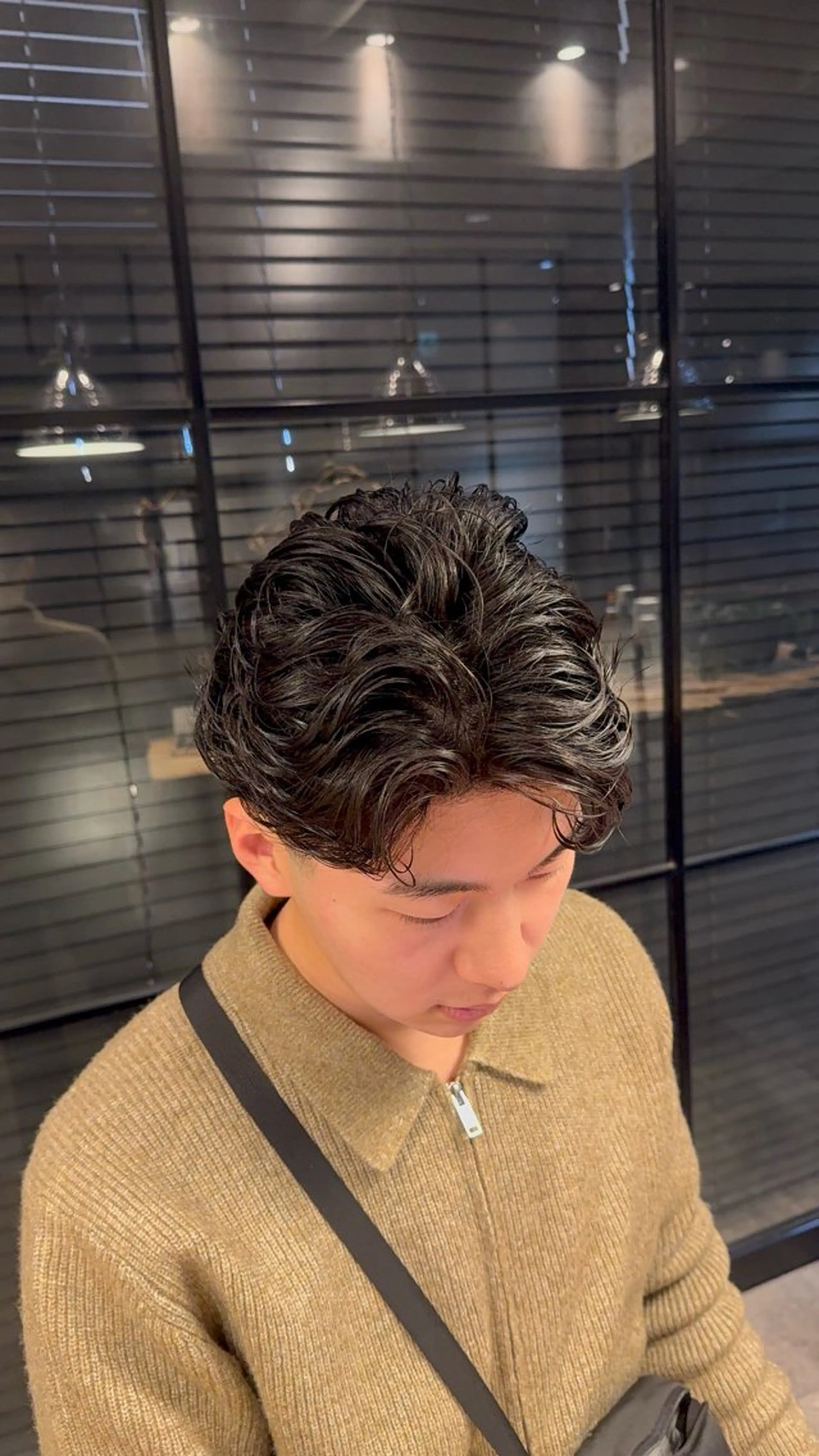 ショート パーマ メンズ メンズパーマ 波巻きパーマ スパイラルパーマ カット パーマ トリートメント 渋谷/パーマ /フェード/ 千尋のヘアスタイル