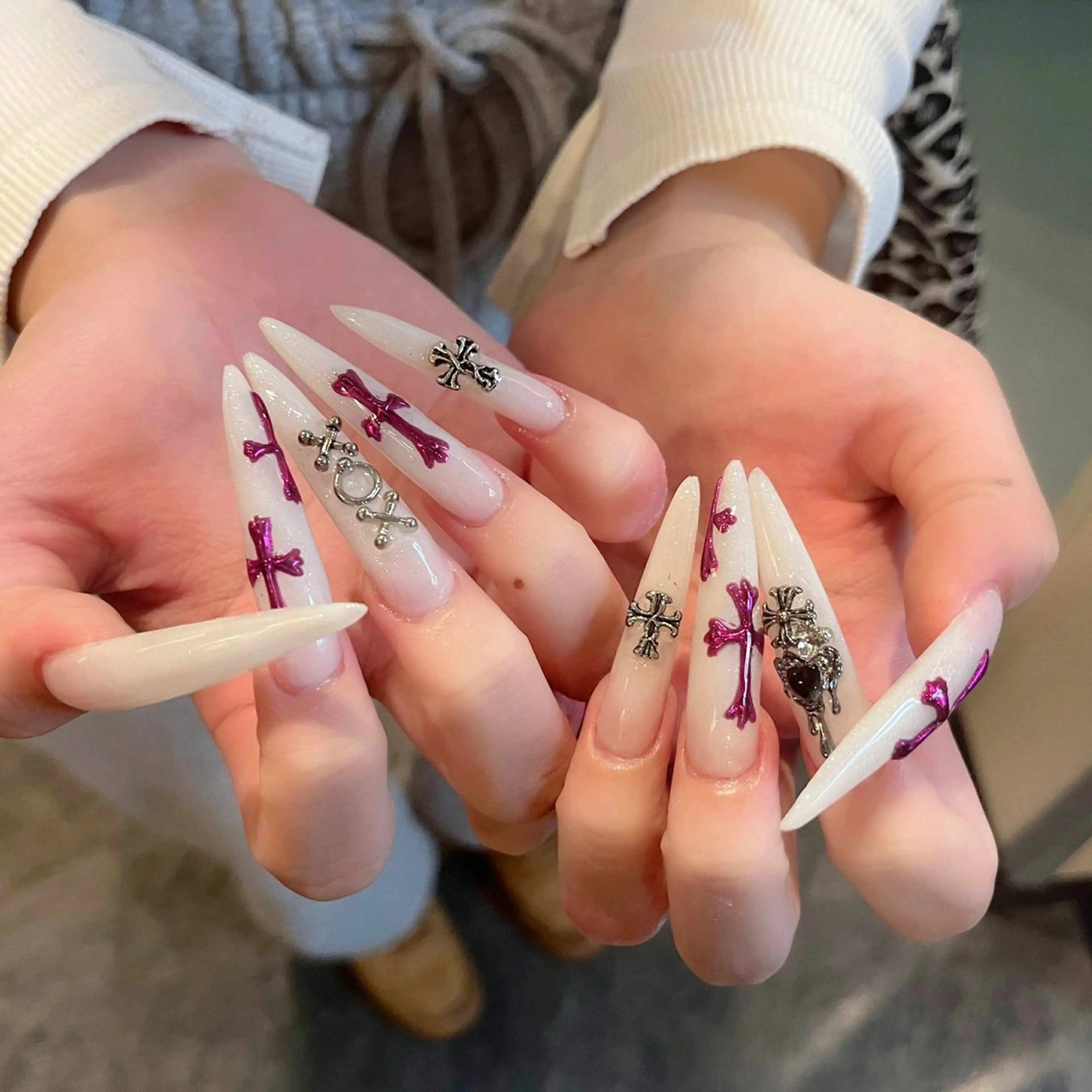 ネイル アートネイル 長さ出し ジェルネイル ゴージャス 韓国ネイル ハンドネイル ハンドケア Nova Nail Nambaのネイルデザイン