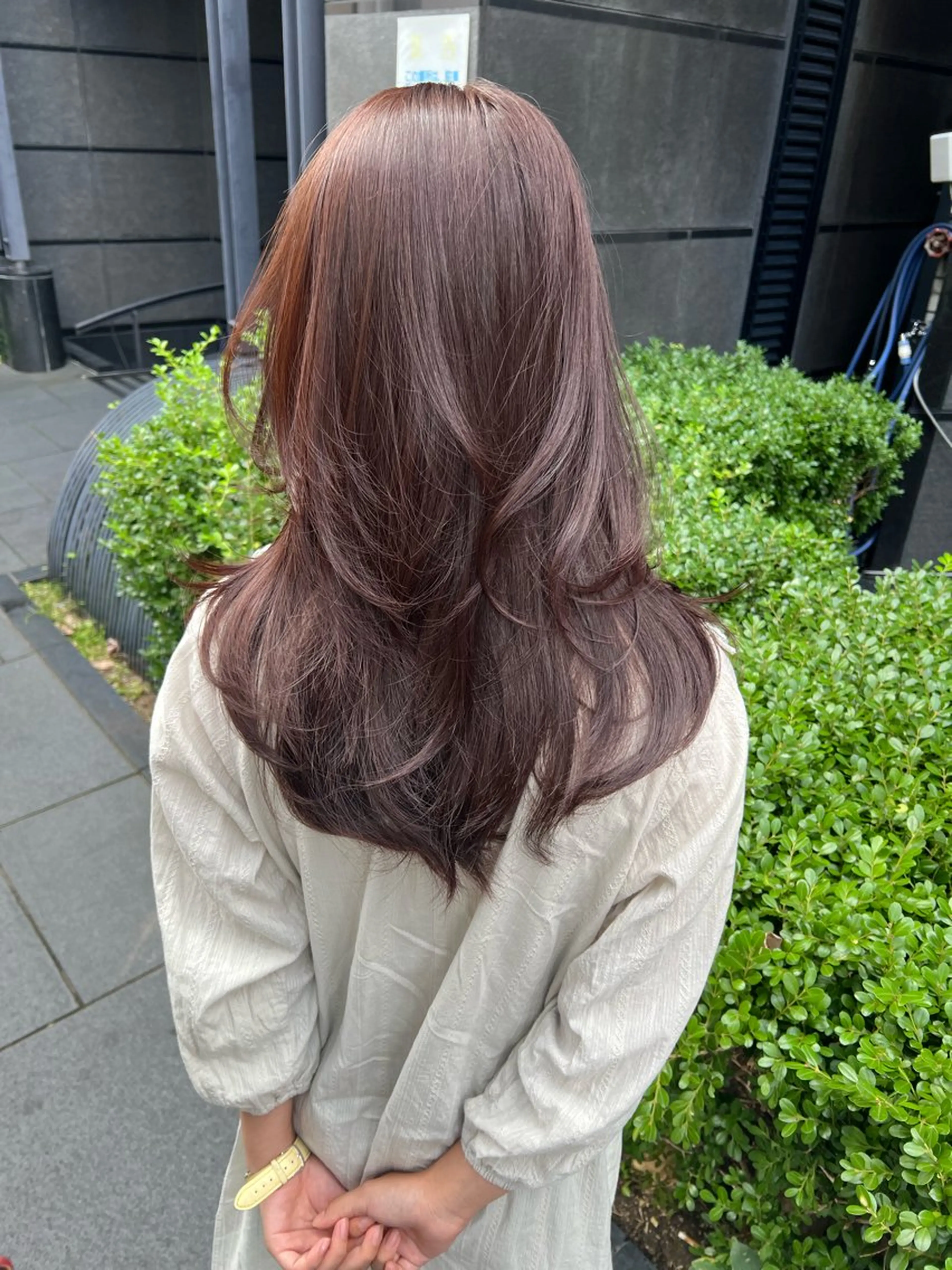 ロング カラー ロングレイヤー レイヤーカット ロング トリートメント 吉ヶ別符 亮祐のヘアスタイル